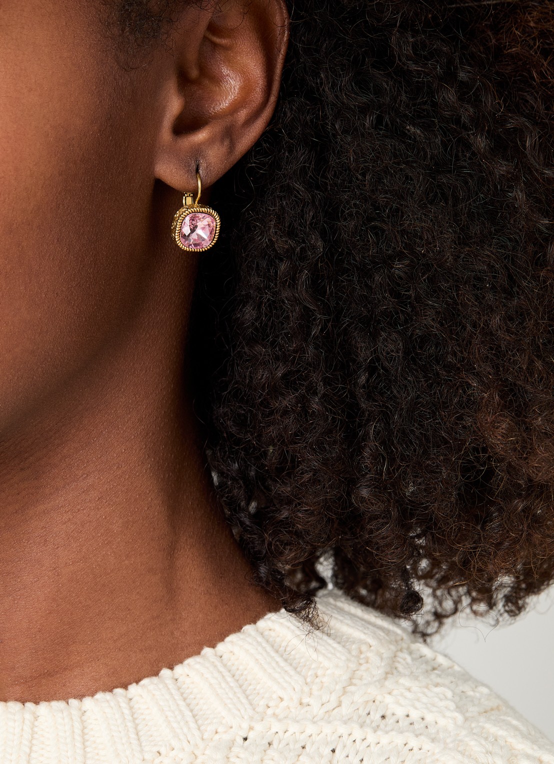 Camps & Camps Oorhangers met Swarovski kristal verguld - voorkant 2 lichtroze