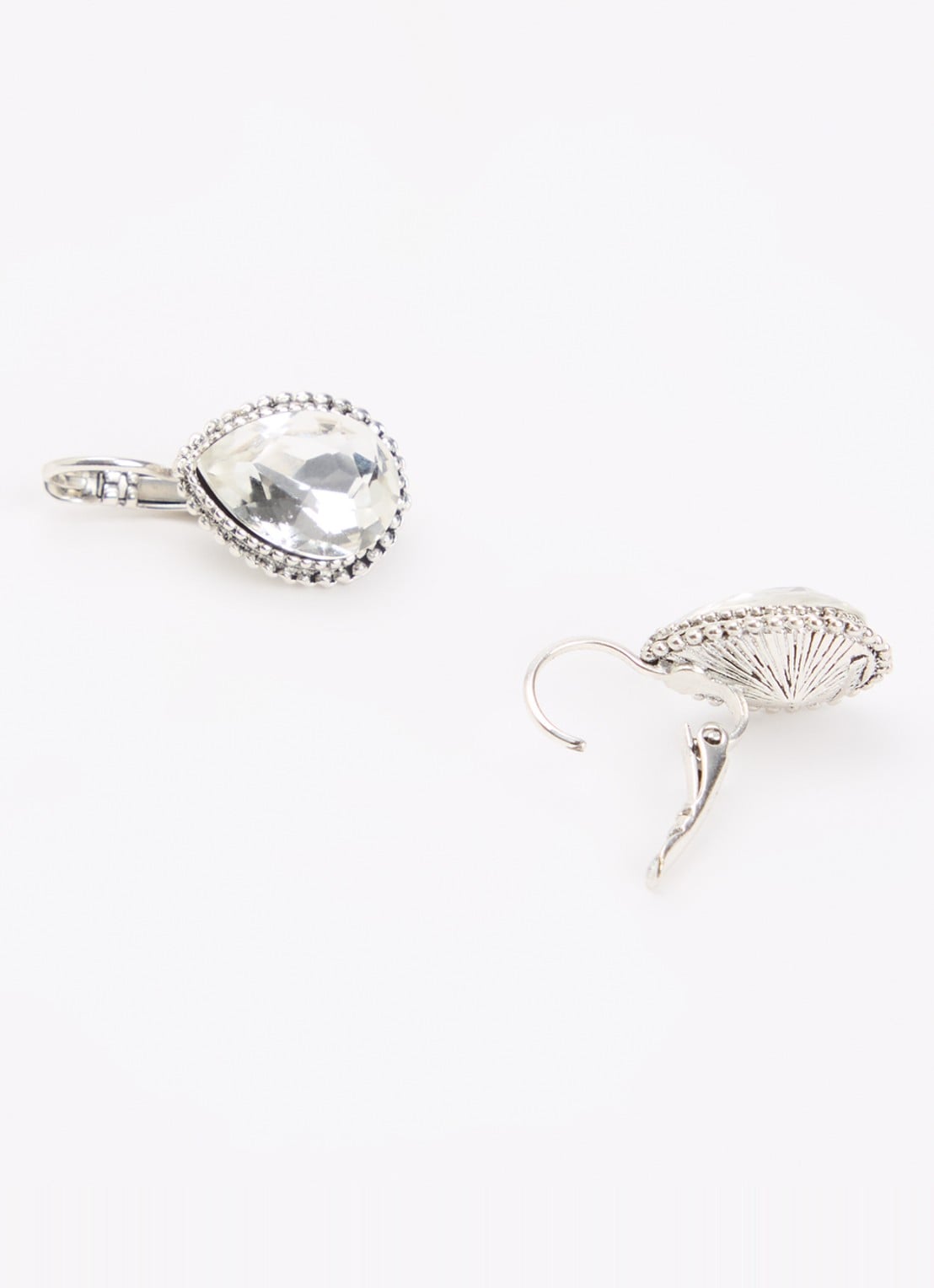 Camps & Camps Oorhangers met Swarovski kristal verzilverd - detail zilver