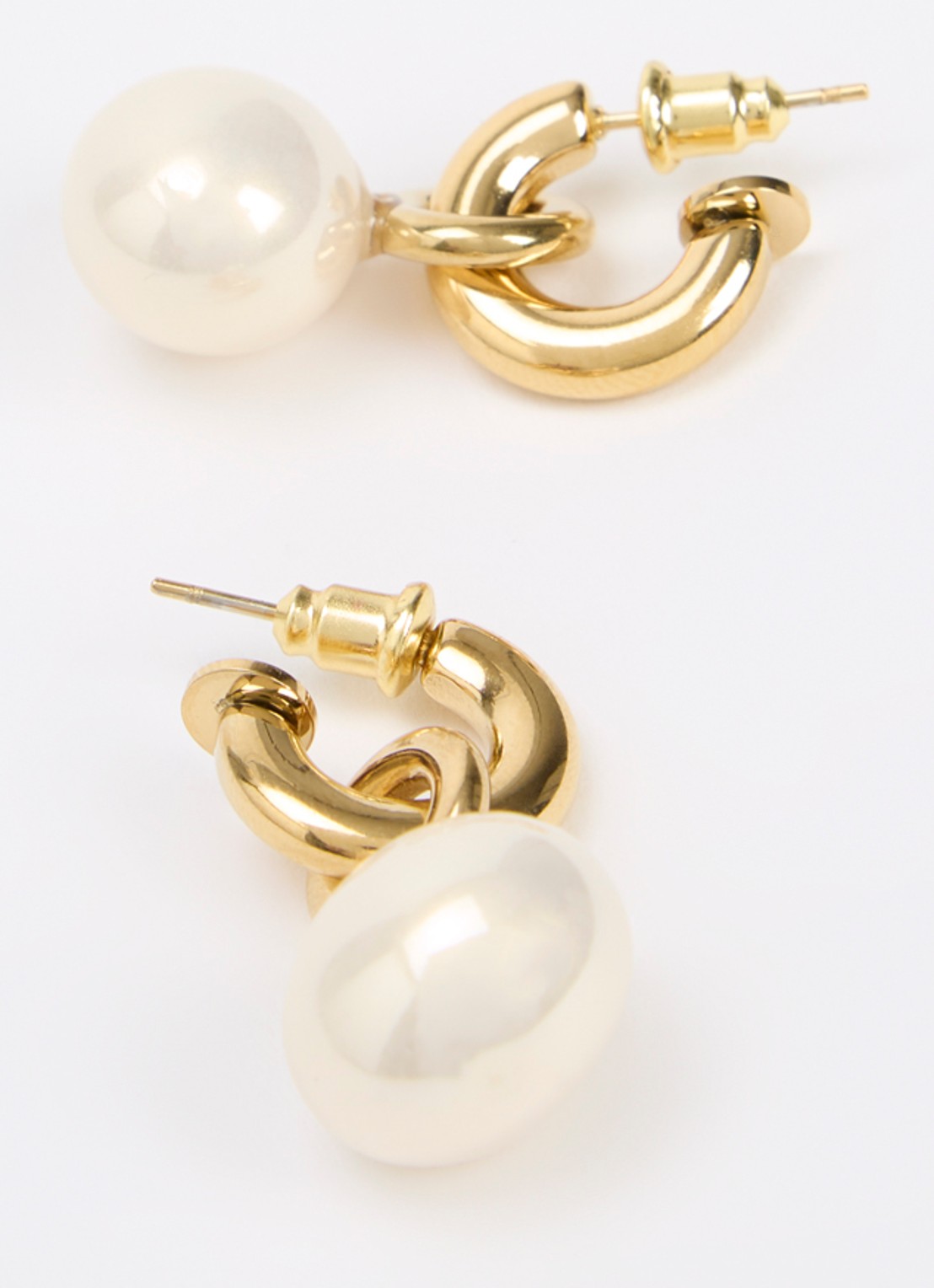 Camps & Camps Oval Pearl oorringen verguld - detail parelmoer