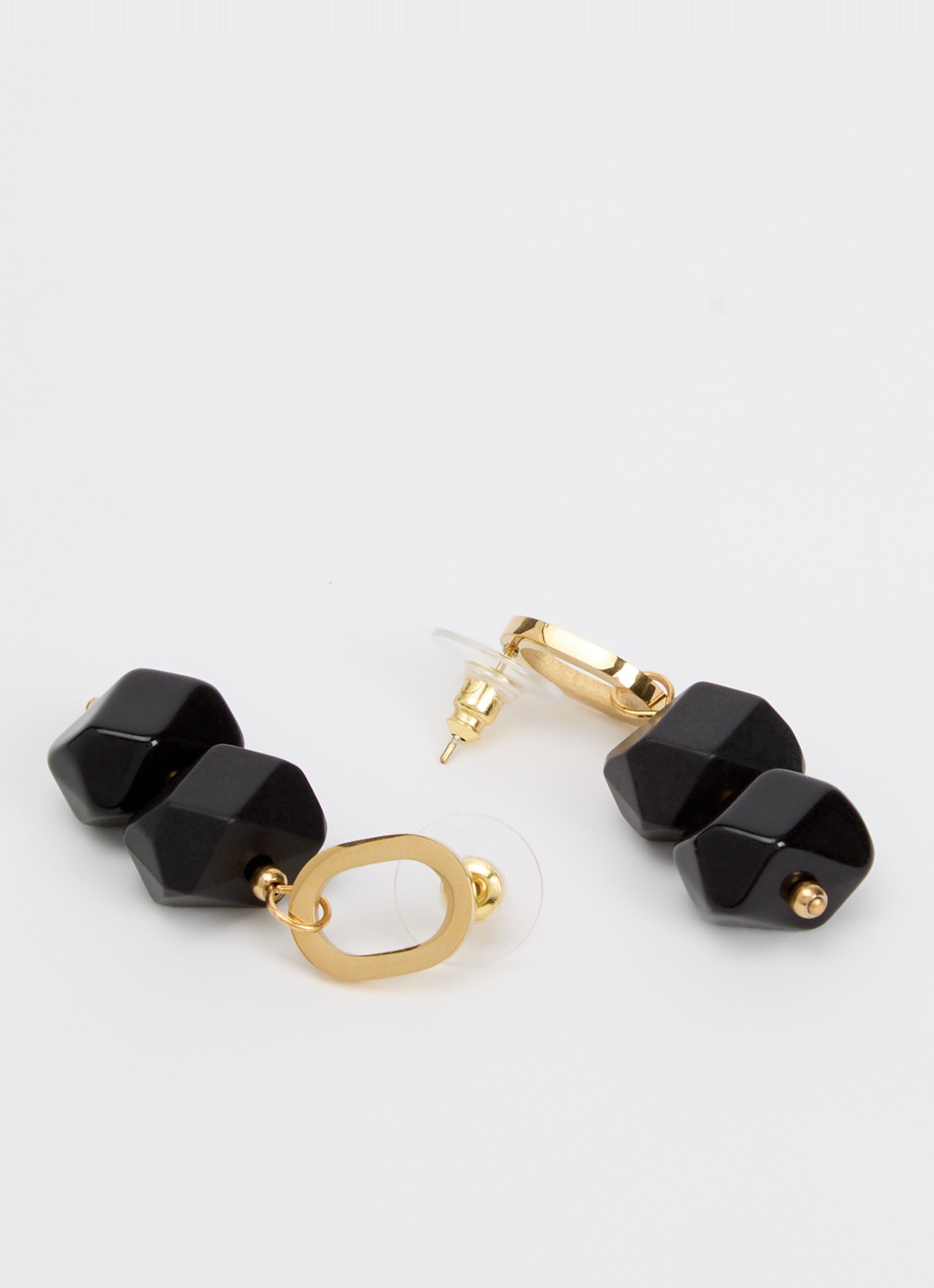 Camps & Camps Stones oorsteker verguld - detail zwart