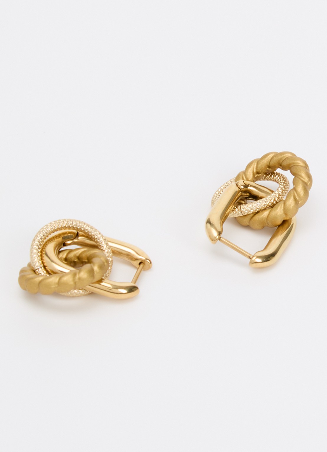 Camps & Camps The Halo Hoops oorringen verguld - detail 2 goud