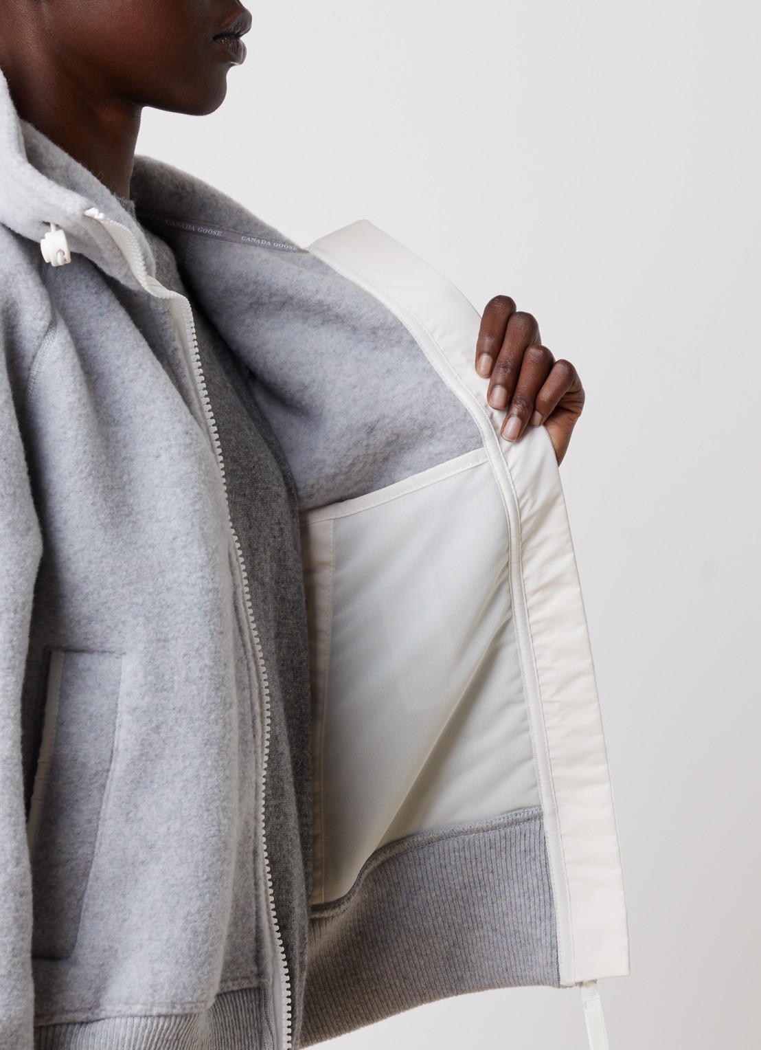 Canada Goose Chiliwack jack van wol met capuchon - detail 3 lichtgrijs