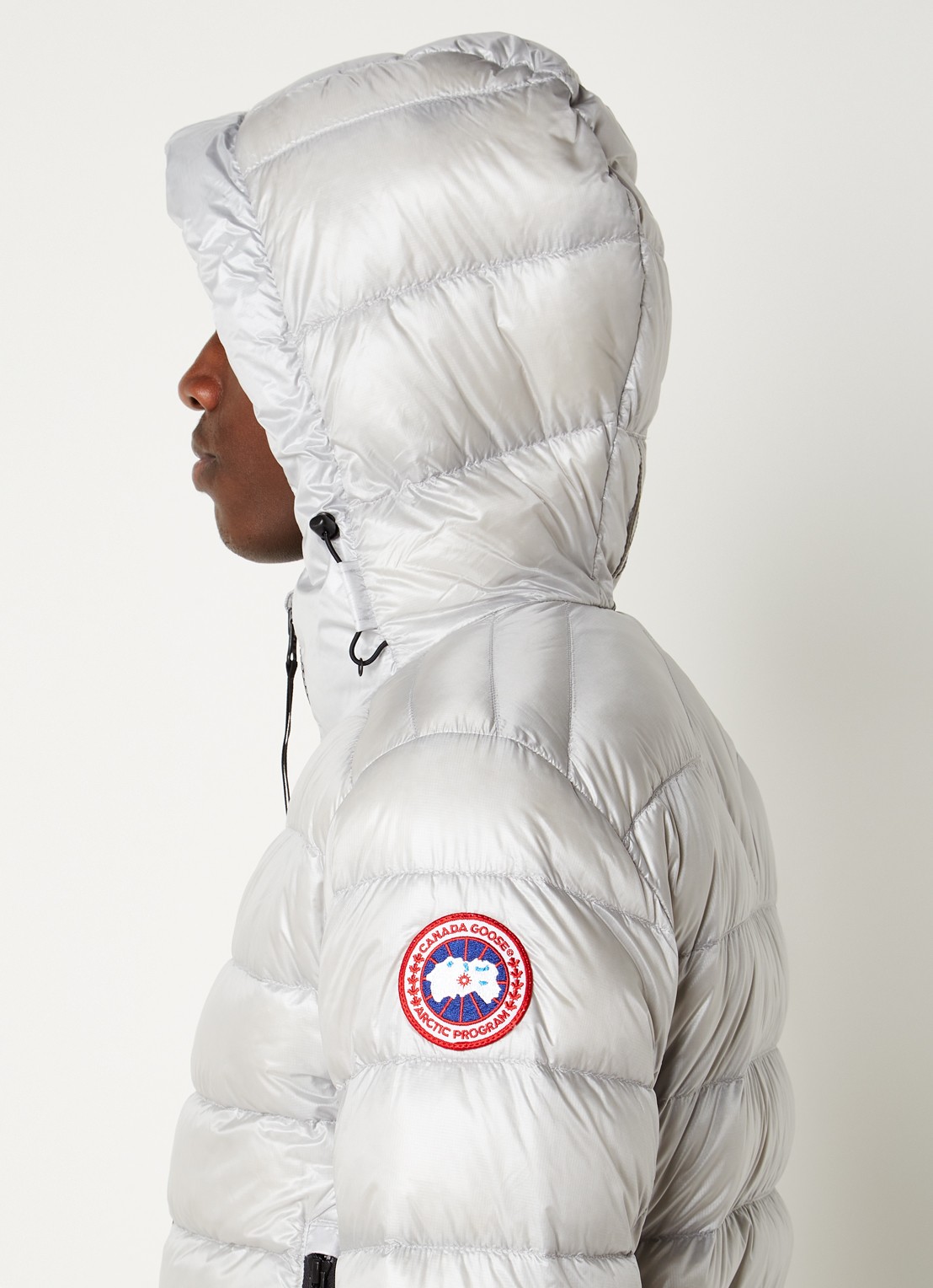 Canada Goose Crofton gewatteerd jack met capuchon en donsvulling - detail 2 lichtgrijs