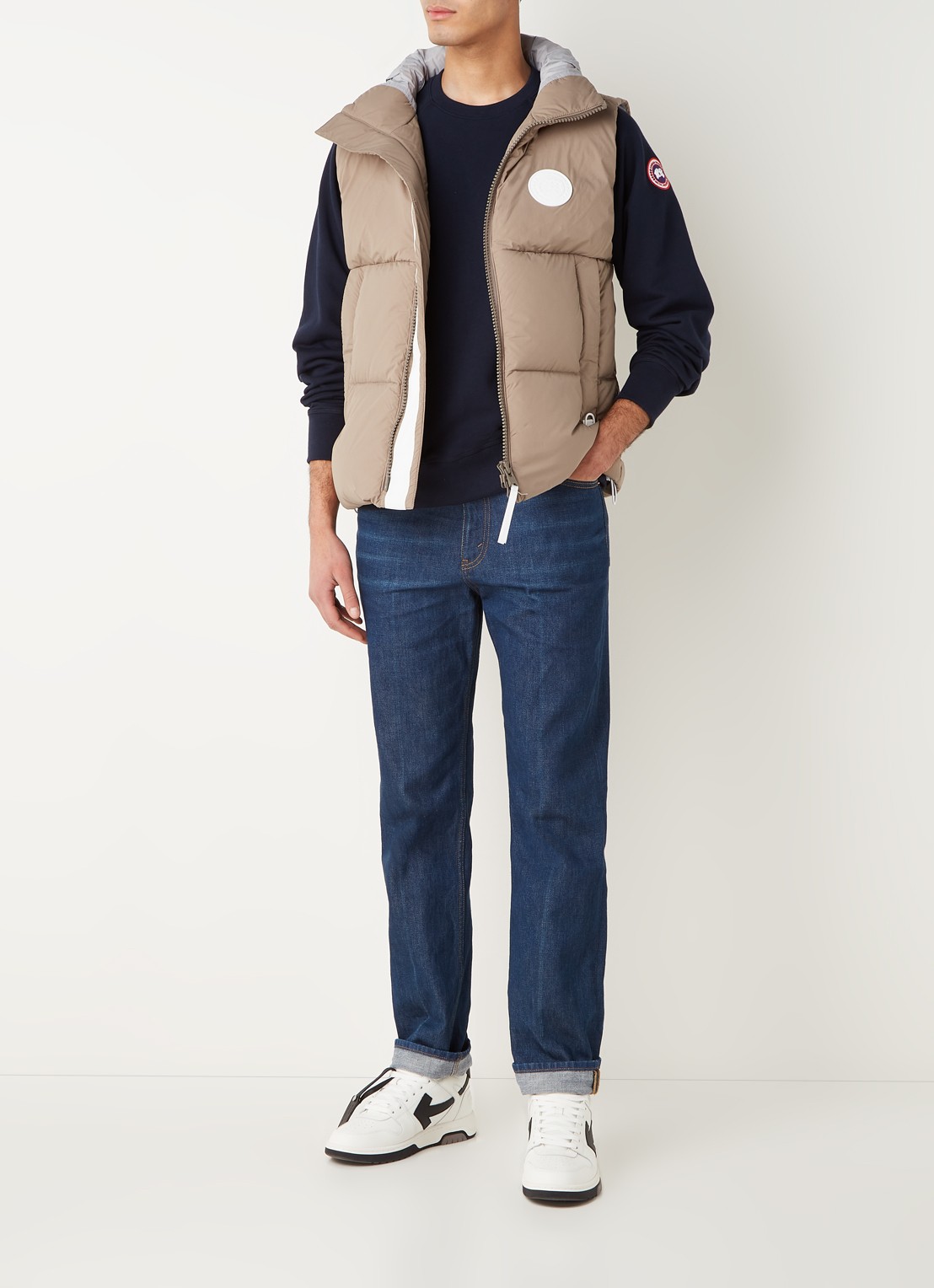 Canada Goose Everett gewatteerde bodywarmer met donsvulling - voorkant 2 zand