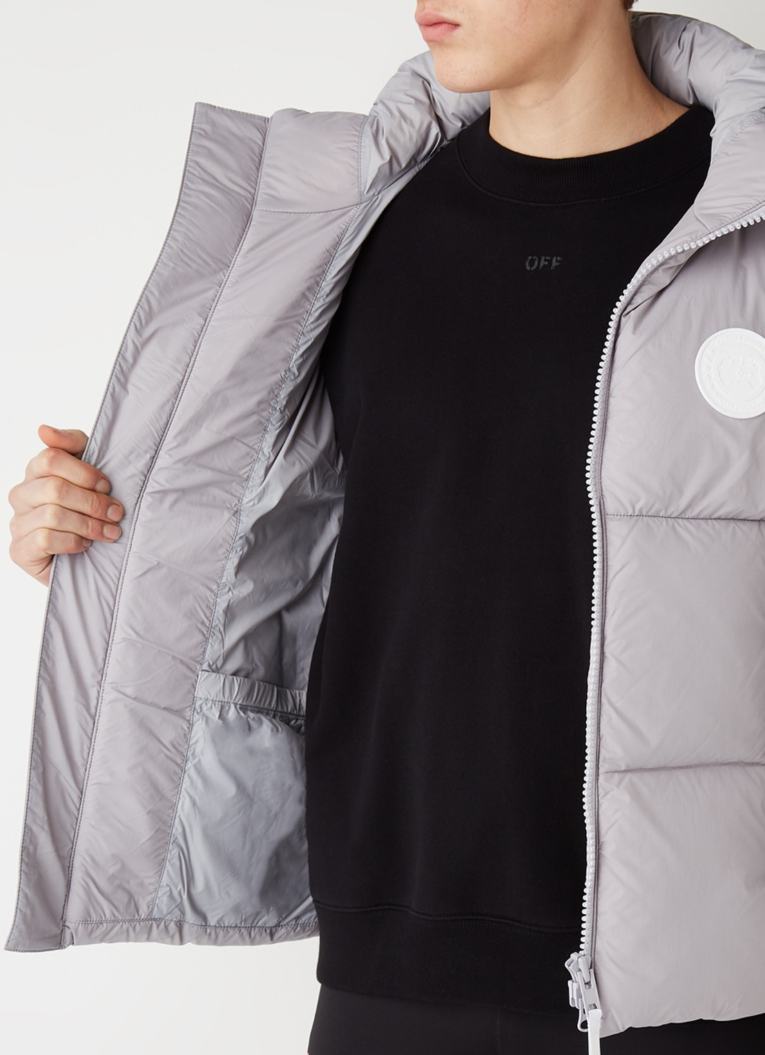 Canada Goose Everett gewatteerde bodywarmer met donsvulling - detail 3 taupe
