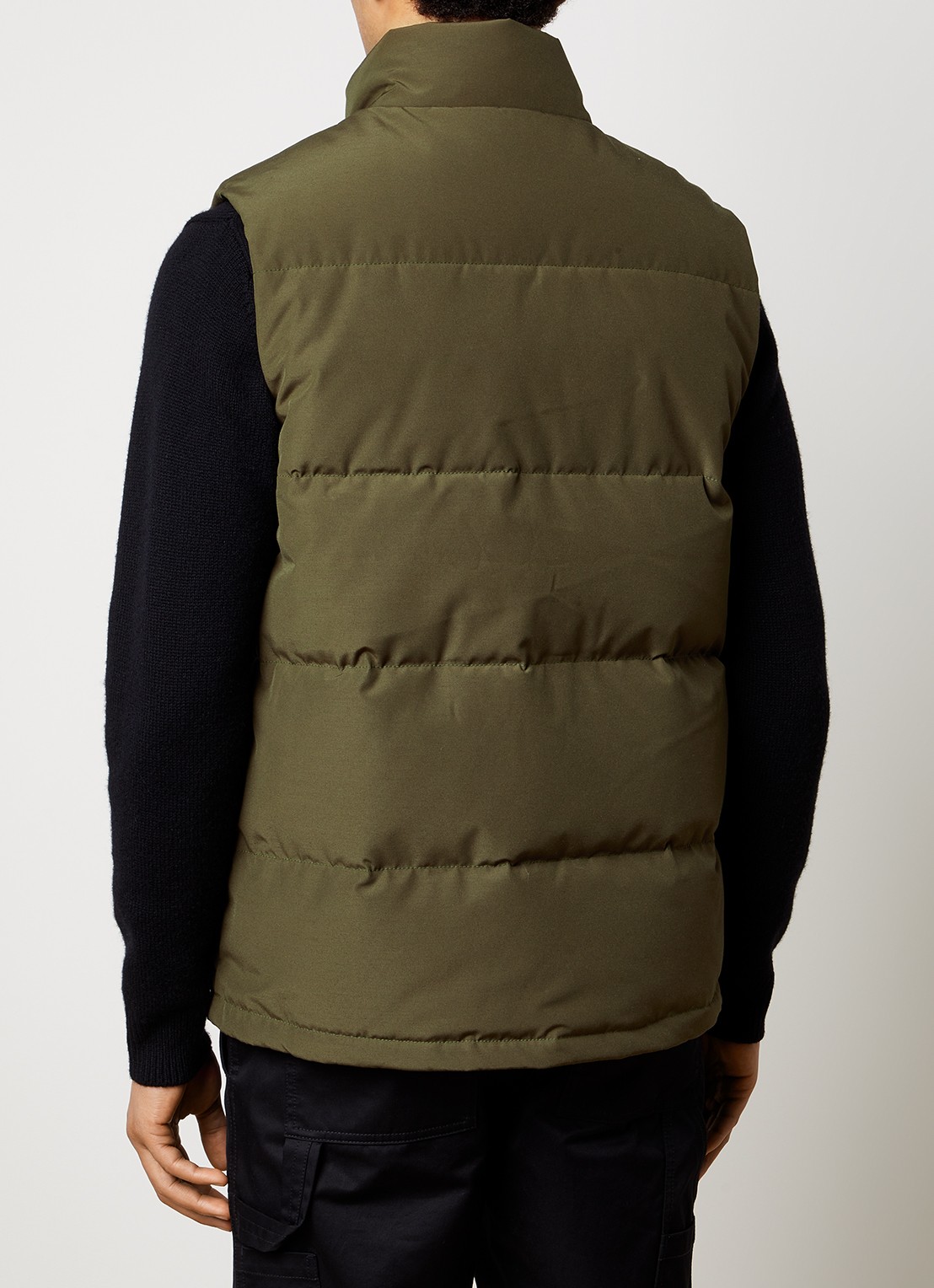 Canada Goose Freestyle gewatteerde bodywarmer met donsvulling en steekzakken - achterkant legergroen