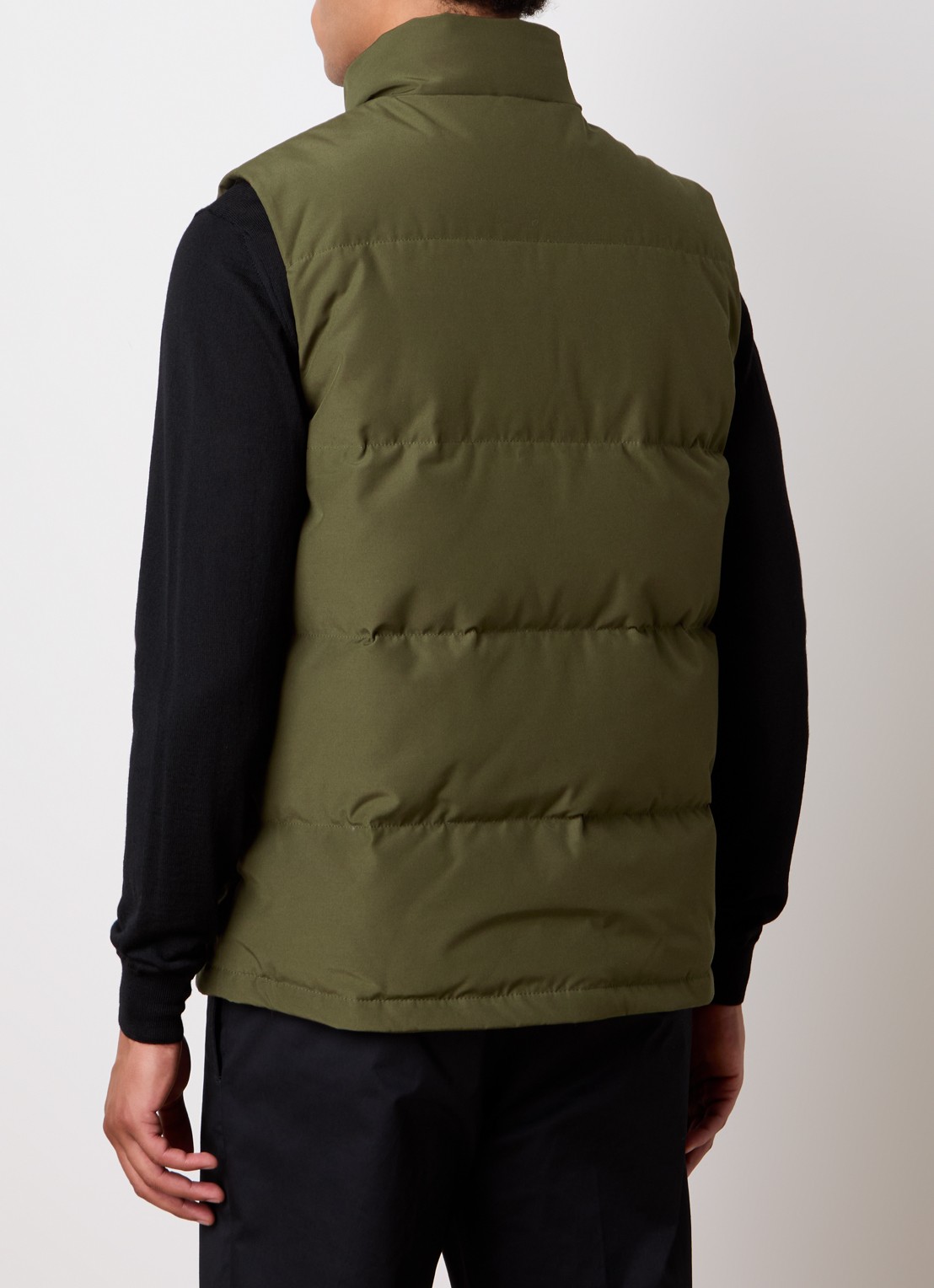 Canada Goose Freestyle gewatteerde bodywarmer met donsvulling en steekzakken - achterkant olijfgroen