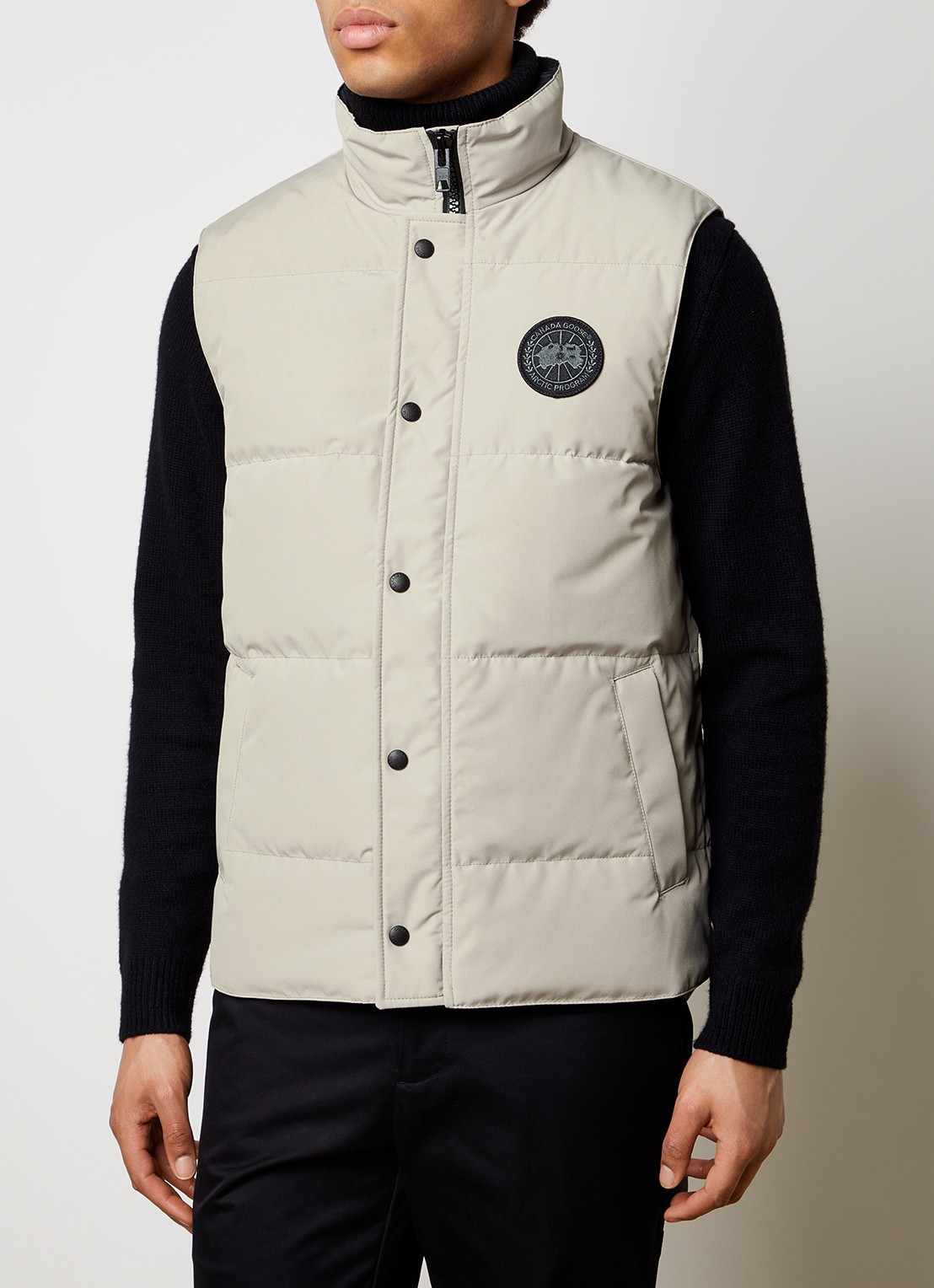 Canada Goose Garson gewatteerde bodywarmer met donsvulling en logo - detail donkerbeige