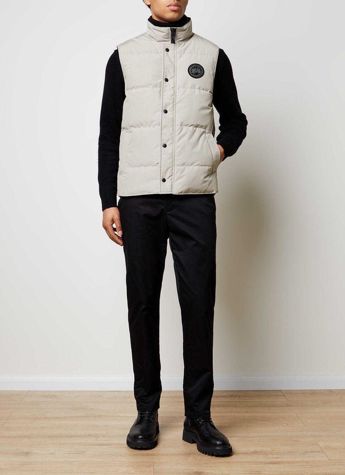 Canada Goose Garson gewatteerde bodywarmer met donsvulling en logo - voorkant 4 donkerbeige