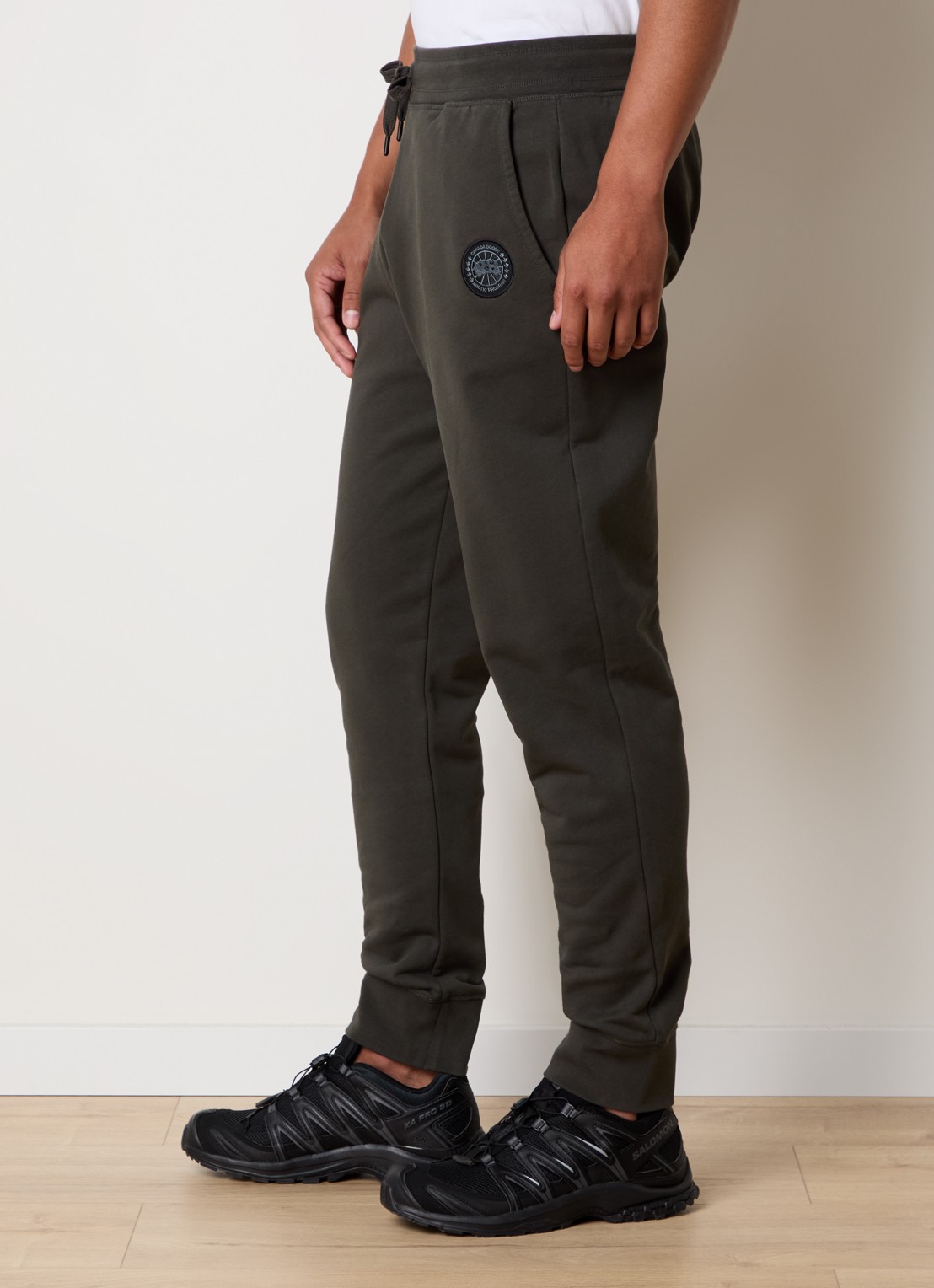 Canada Goose Huron tapered fit joggingbroek met logo - detail 2 bronsgroen