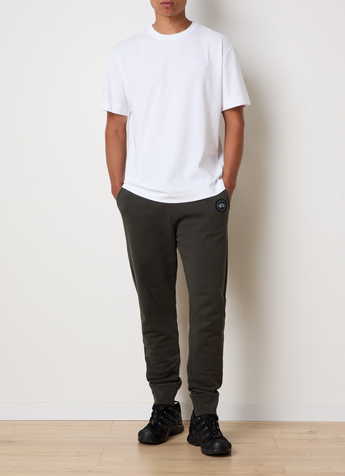 Canada Goose Huron tapered fit joggingbroek met logo - voorkant 6 bronsgroen
