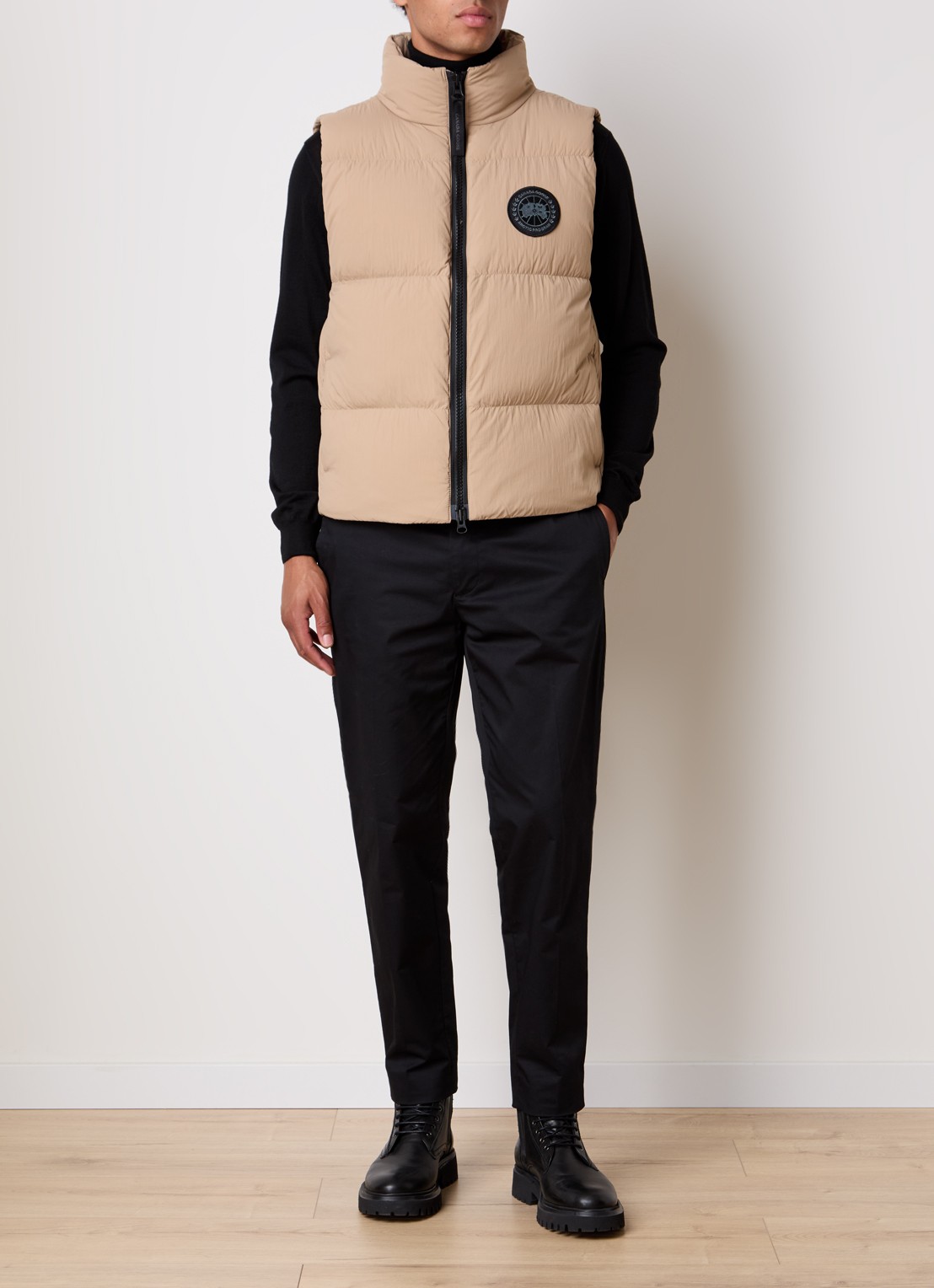Canada Goose Lawrence gewatteerde bodywarmer met donsvulling - voorkant 2 zand