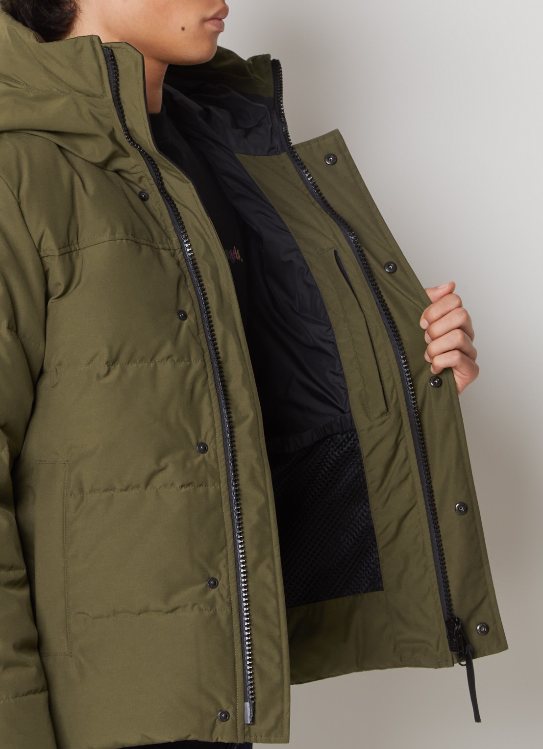 Canada Goose MacMillan gewatteerde parka met donsvulling en capuchon - detail 3 mosgroen