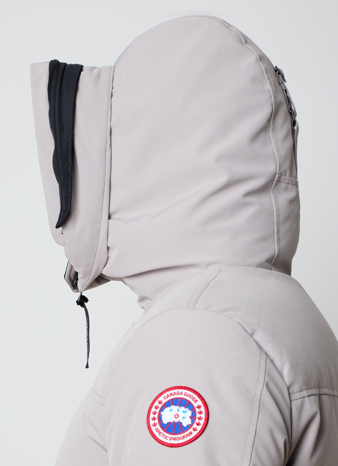 Canada Goose Macmillan gewatteerde parka met donsvulling en steekzakken - detail 2 lichtgrijs