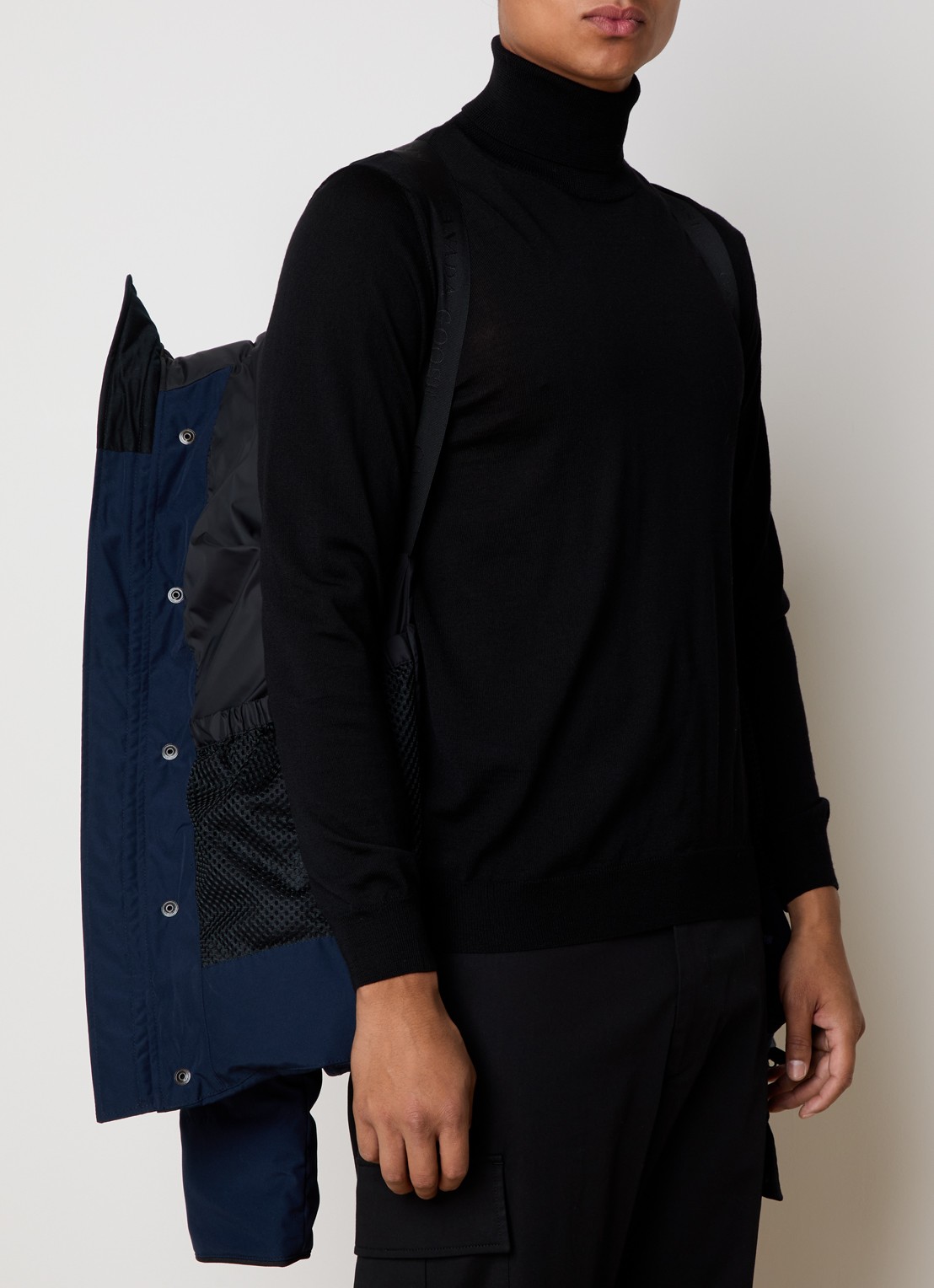 Canada Goose Macmillan gewatteerde parka met donsvulling en steekzakken - detail 6 donkerblauw