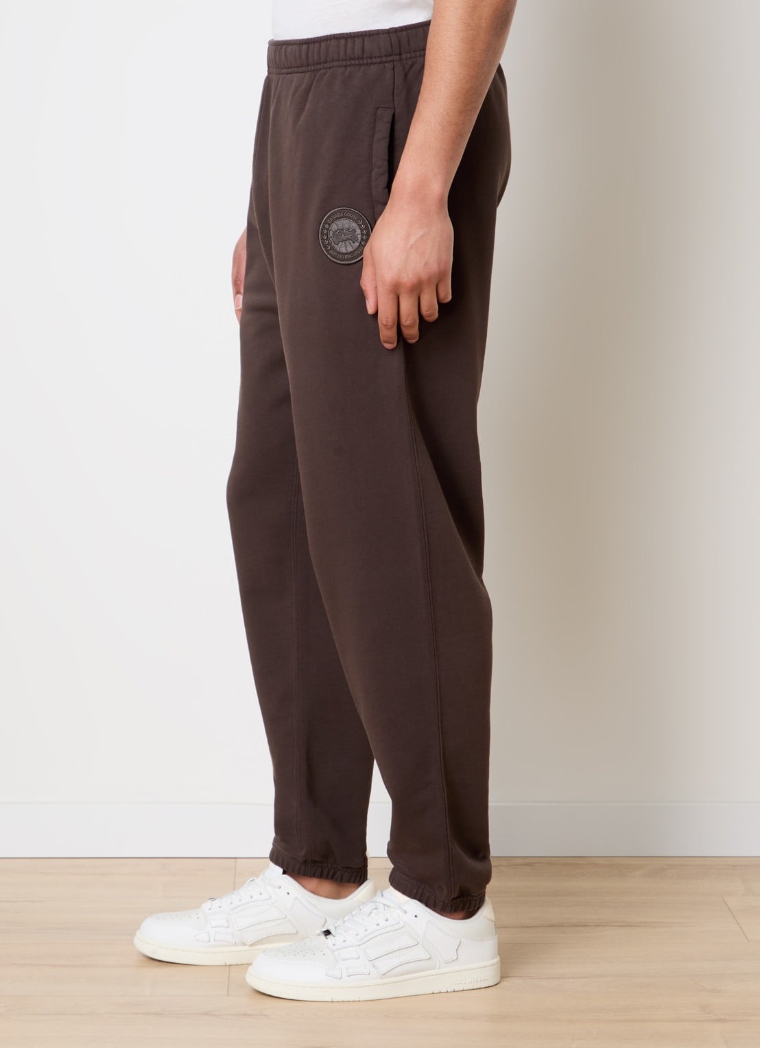Canada Goose Rove tapered fit joggingbroek met logo - detail 4 bruin