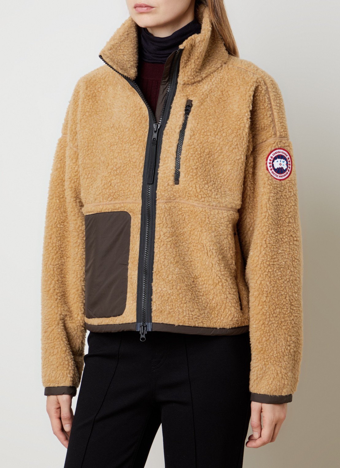 Canada Goose Simcoe jack van fleece met opstaande kraag en logo - detail 3 camel