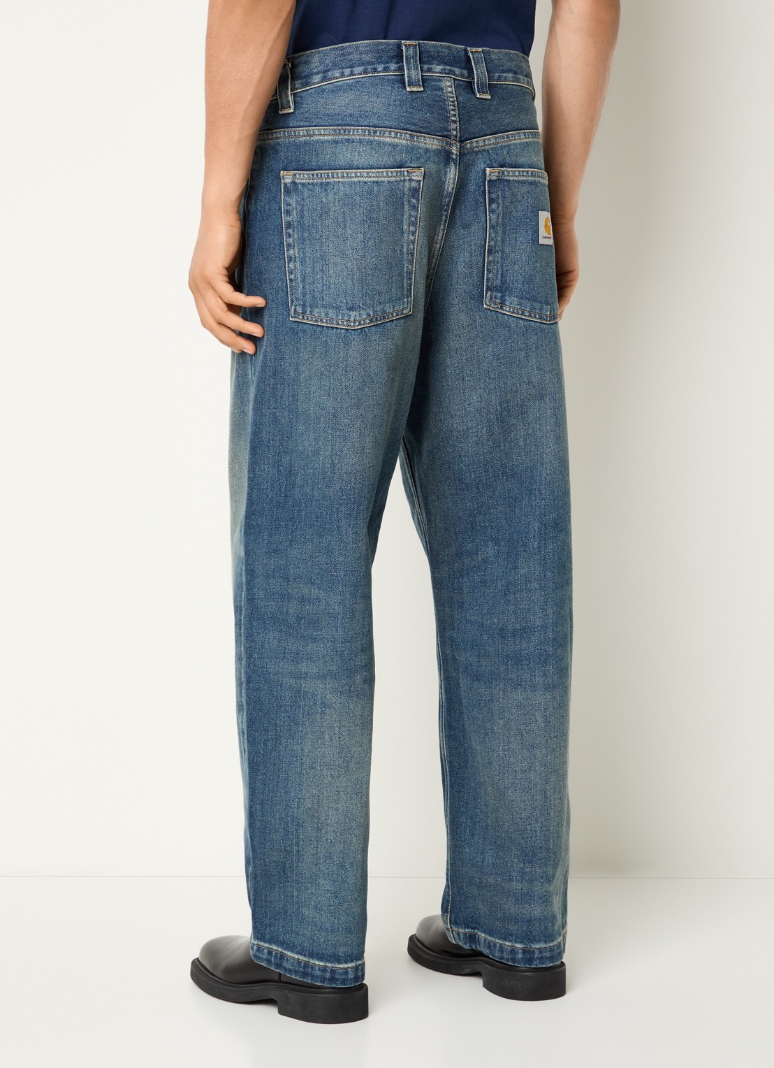 Carhartt WIP Brandon wide leg jeans met steekzakken - achterkant indigo