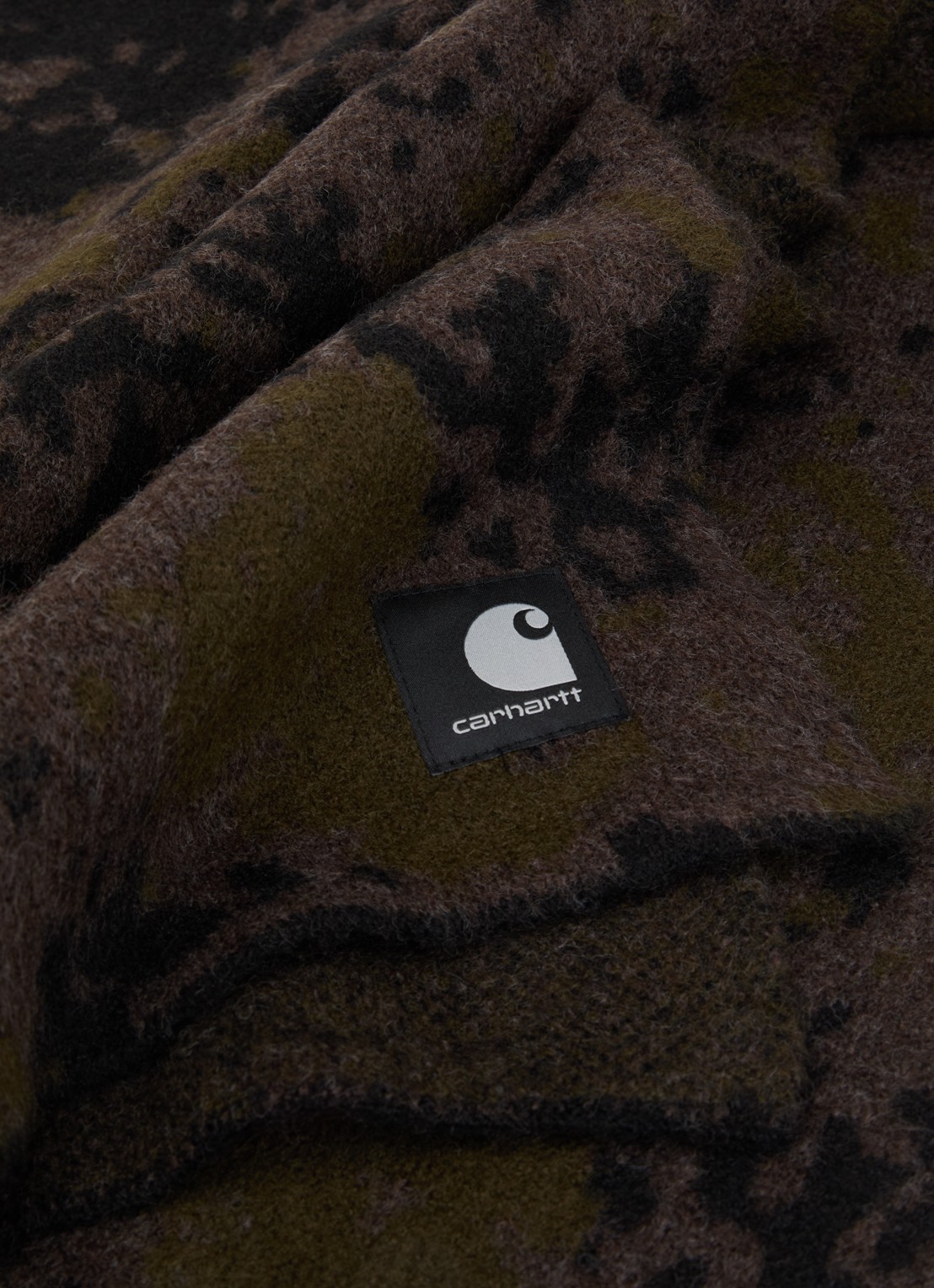 Carhartt WIP Camo Disperse sjaal met camouflageprint 215 x 35 cm - detail 2 legergroen