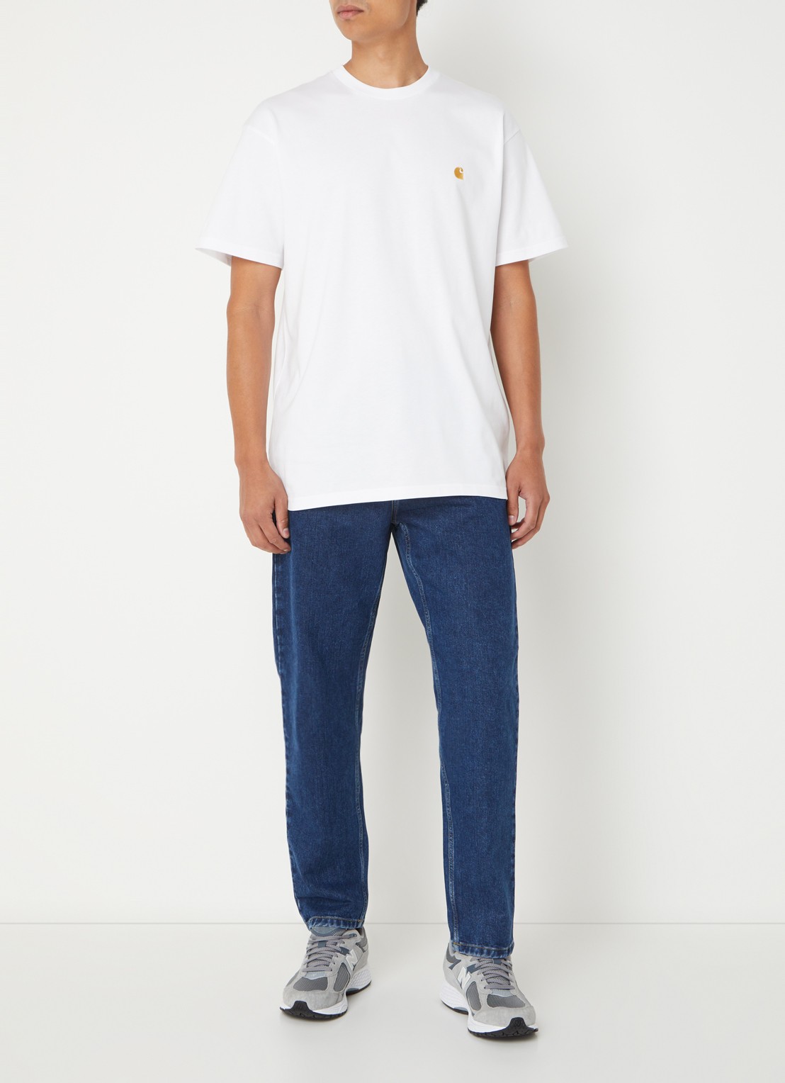 Carhartt WIP Chase T-shirt met logo - voorkant 4 wit