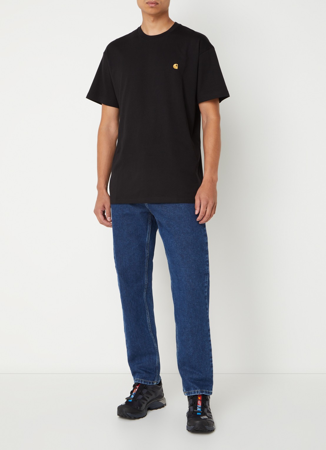 Carhartt WIP Chase T-shirt met logo - voorkant 3 zwart