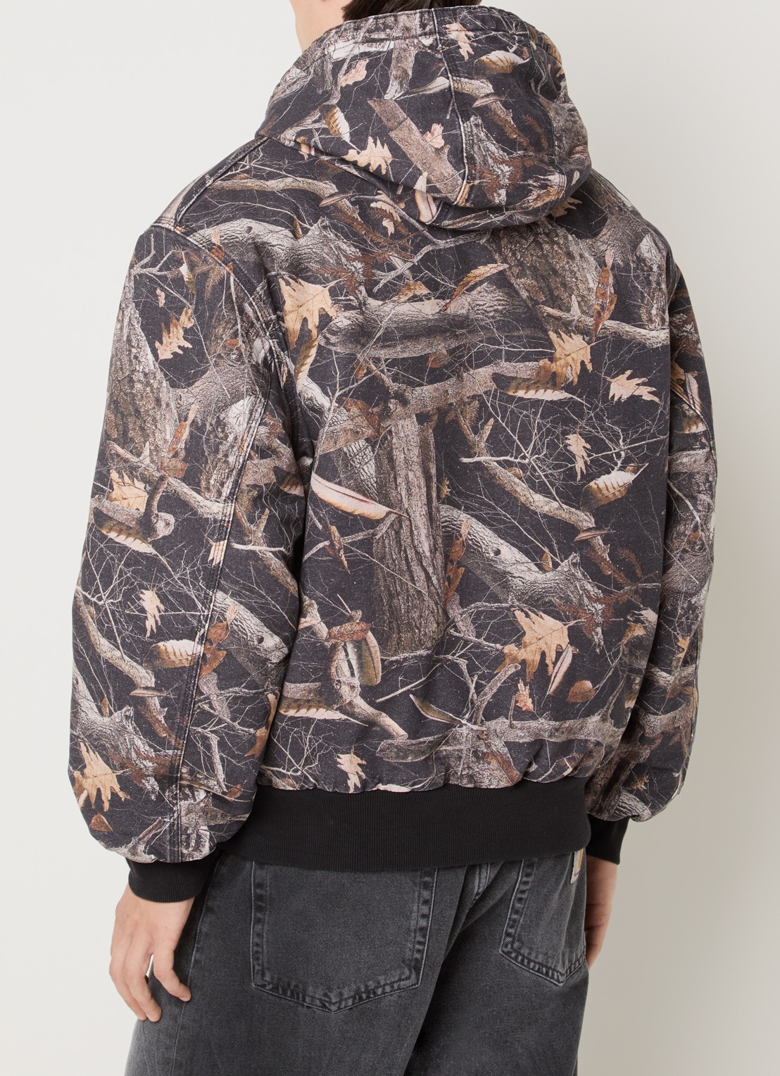 Carhartt WIP Gewatteerde jack met capuchon en steekzakken - achterkant antraciet