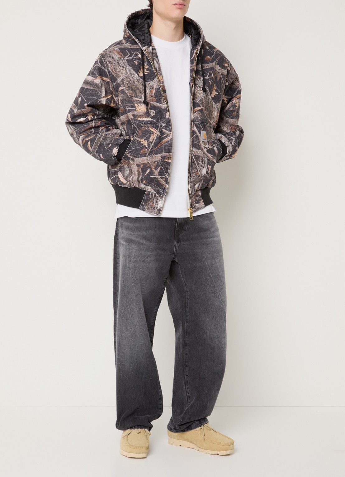 Carhartt WIP Gewatteerde jack met capuchon en steekzakken - voorkant 4 antraciet