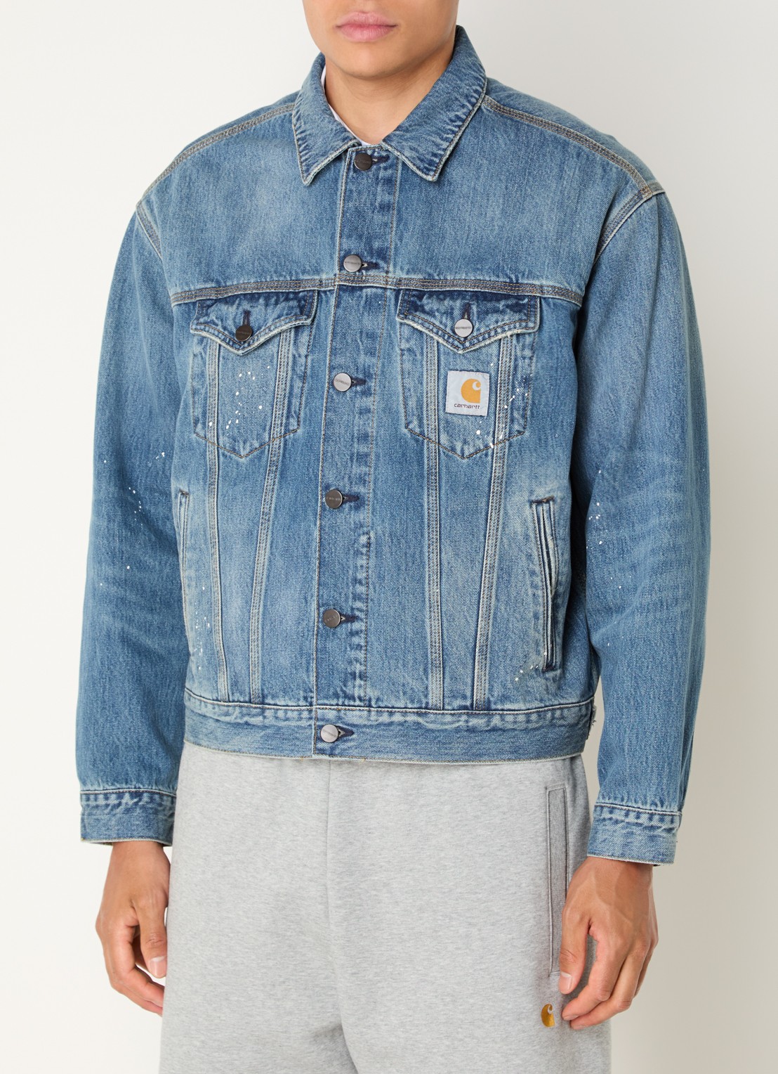 Carhartt WIP Helston spijkerjas met destroyed afwerking - detail indigo