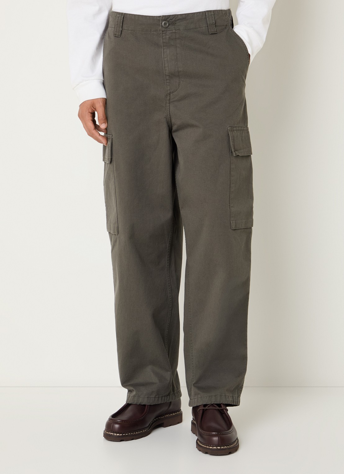 Carhartt WIP Kade loose fit cargobroek met klepzakken - detail legergroen