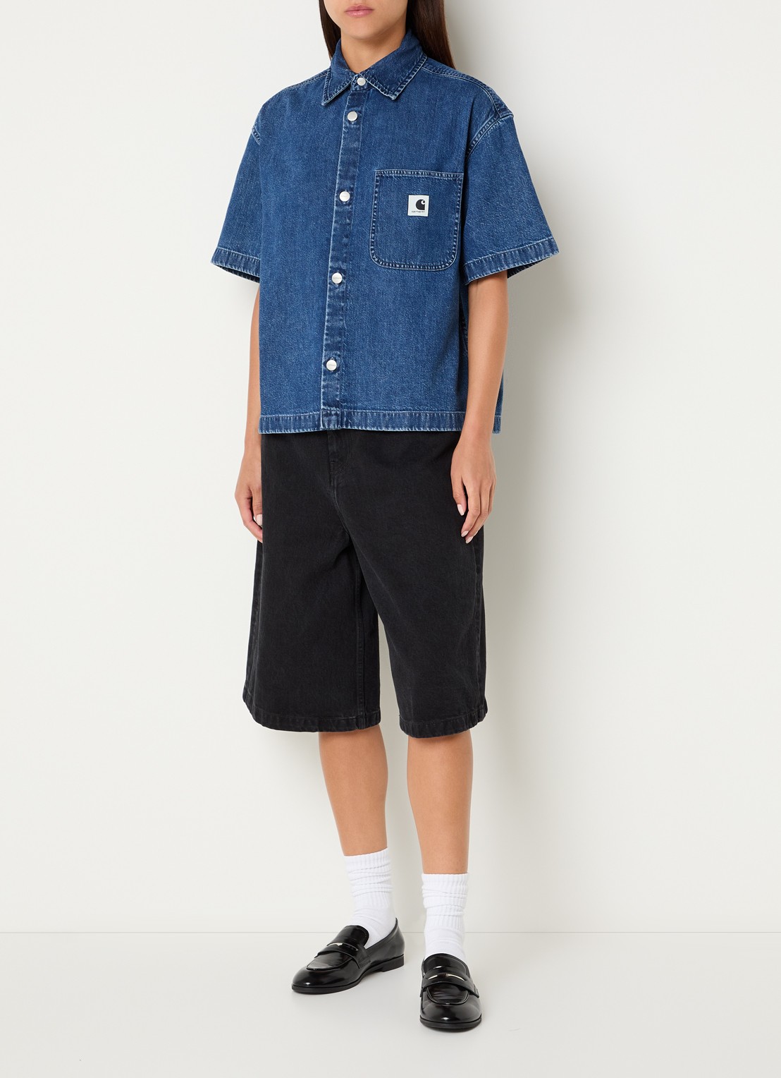 Carhartt WIP Lovilia blouse van denim met borstzak en logo - voorkant 4 blauw