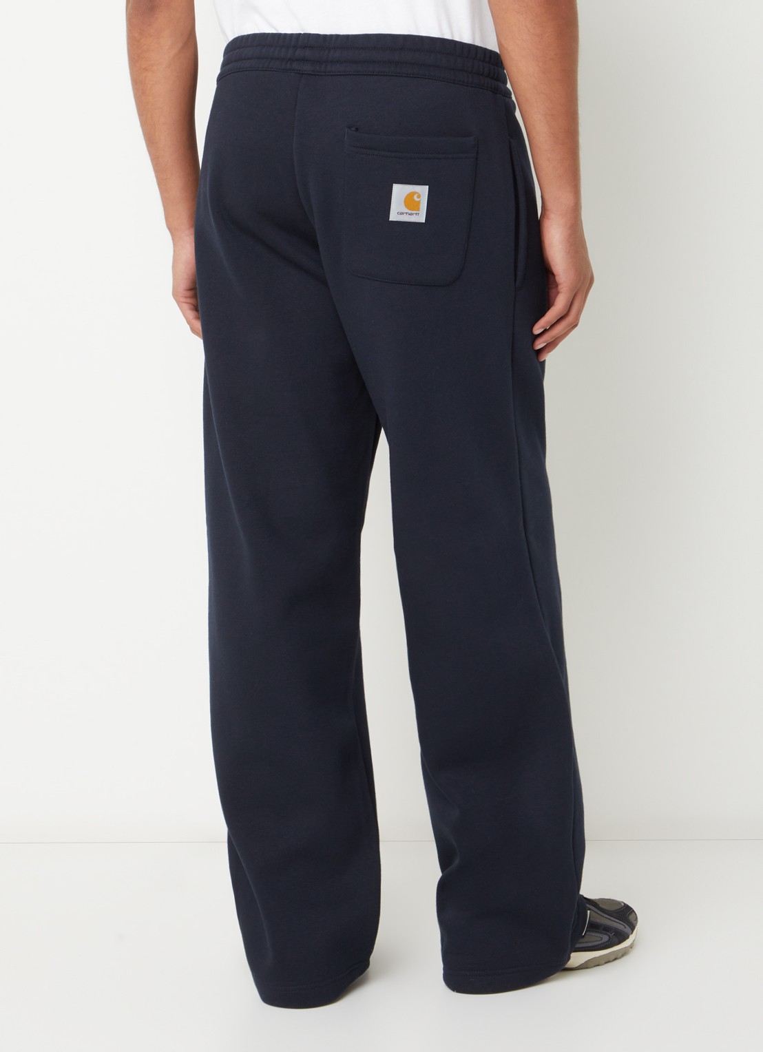 Carhartt WIP Mack wide fit joggingbroek met steekzakken - achterkant 5 donkerblauw