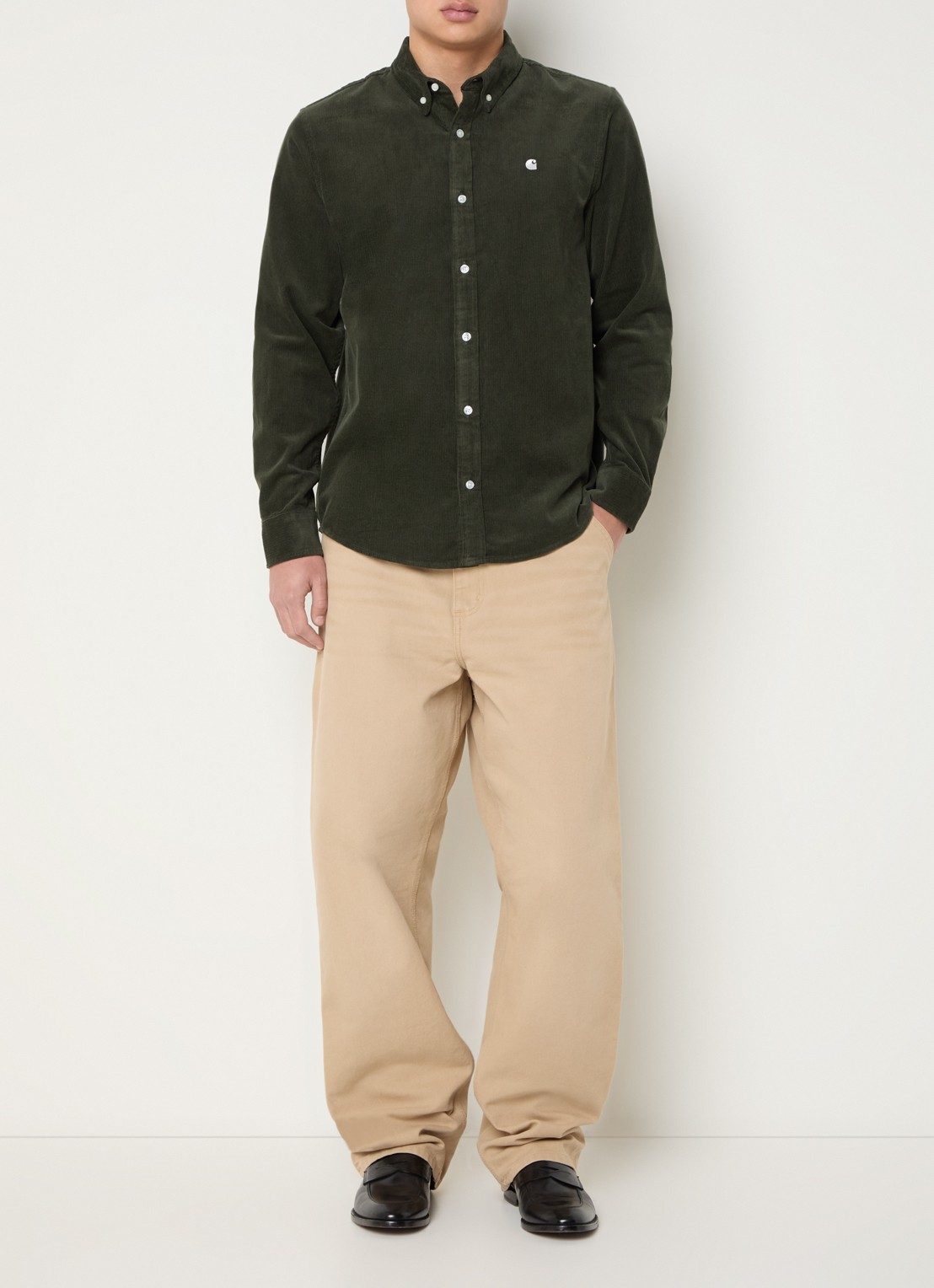 Carhartt WIP Madison regular fit overhemd van corduroy - voorkant 4 bronsgroen
