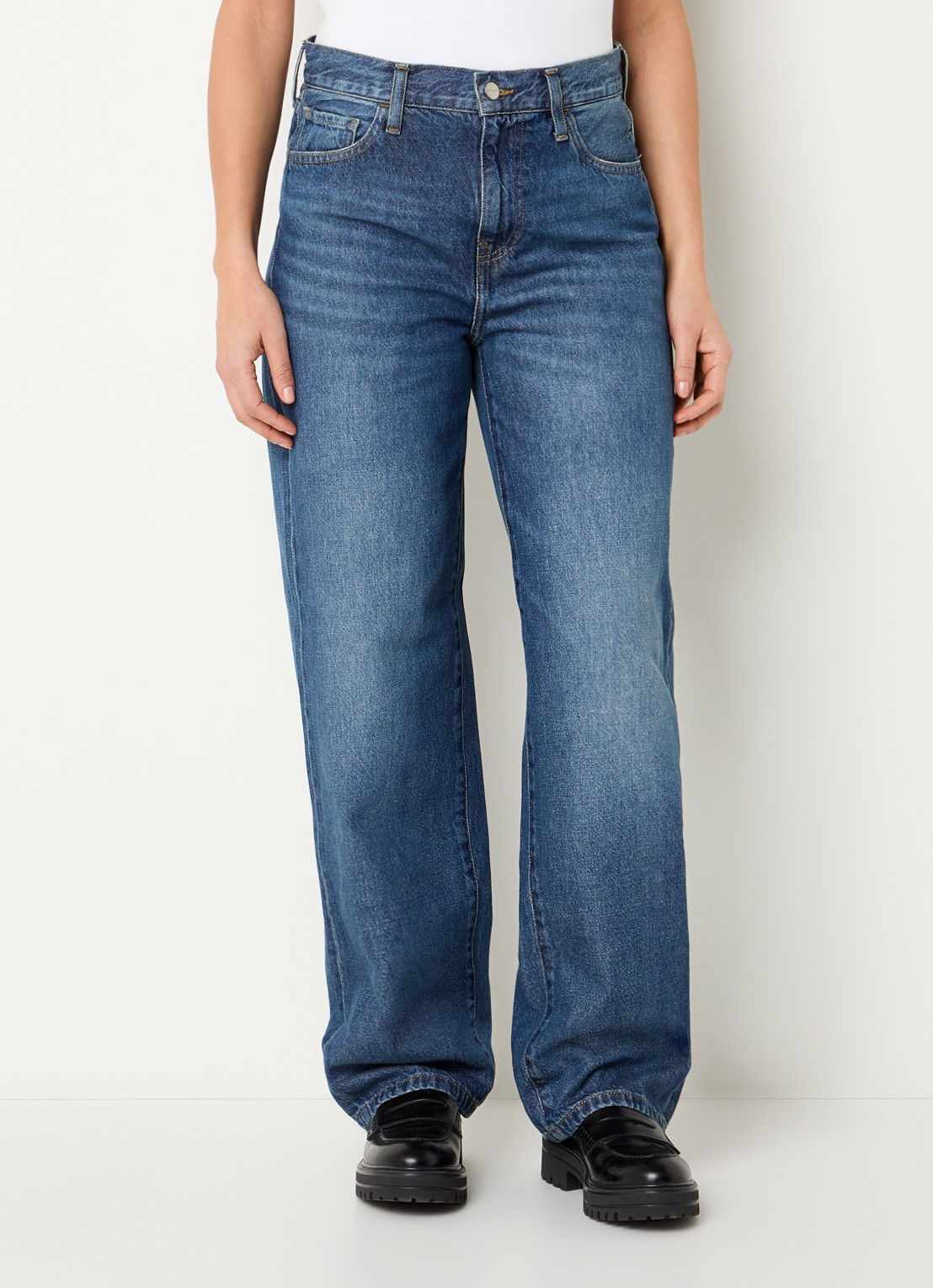 Carhartt WIP Mid waist tapered fit jeans met medium wassing - detail 4 indigo