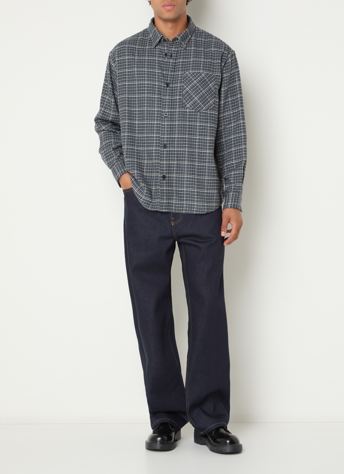 Carhartt WIP Payson wide leg jeans met steekzakken - voorkant 4 donkerblauw