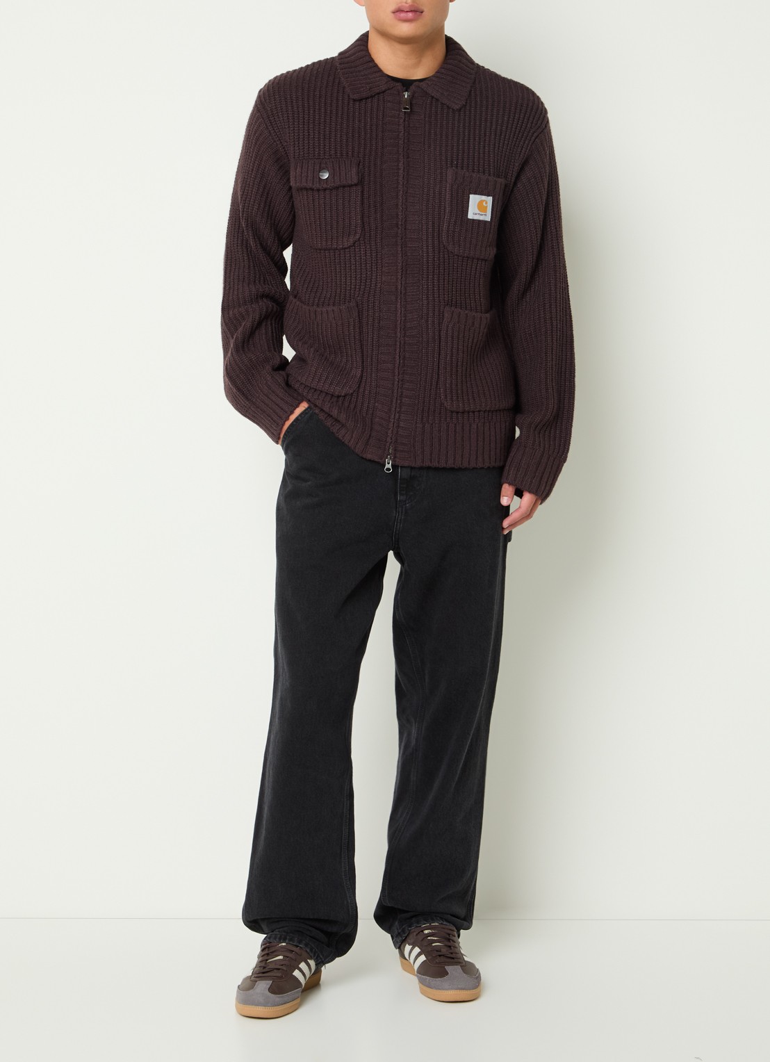 Carhartt WIP Ribgebreid vest in wolblend met opgestikte zakken - voorkant 2 bordeauxrood