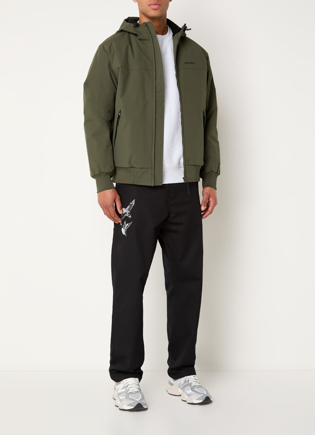 Carhartt WIP Sail windjack met capuchon en fleece voering - voorkant 3 legergroen