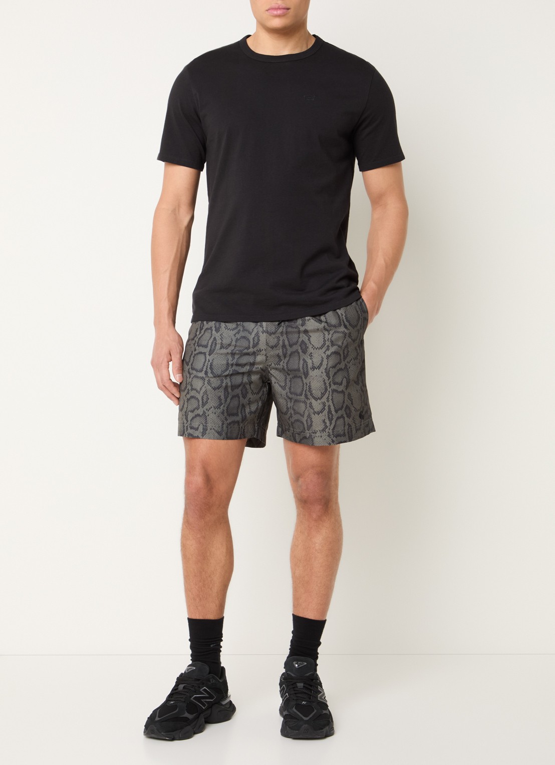 Carhartt WIP Slater zwemshorts met slangenprint - voorkant 4 bronsgroen