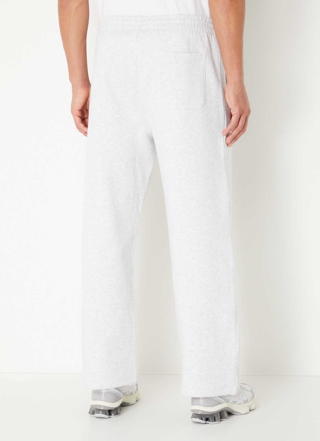 Carhartt WIP Straight fit joggingbroek met steekzakken en logo - achterkant beige