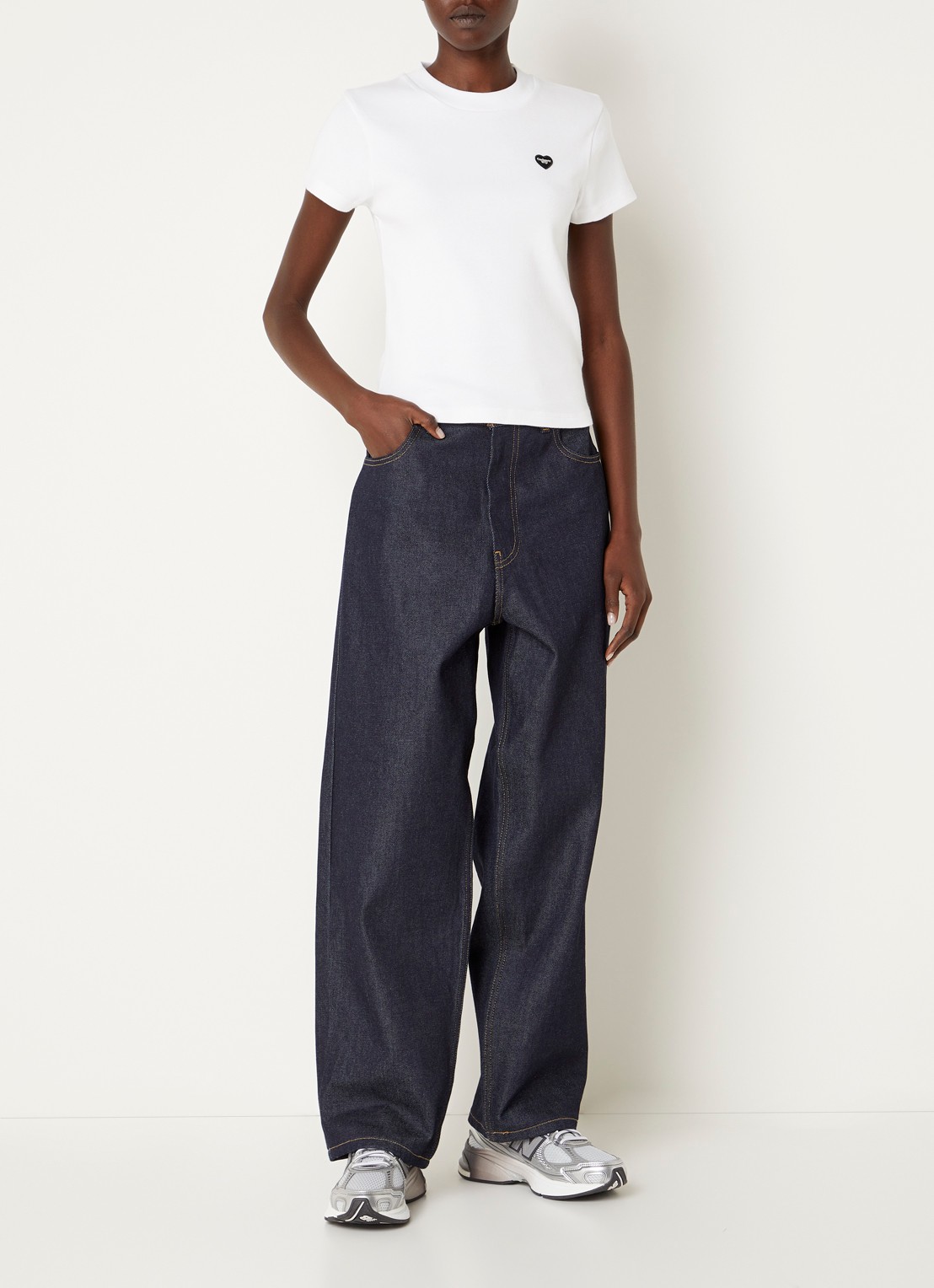 Carhartt WIP T-shirt met logoprint - voorkant 2 wit