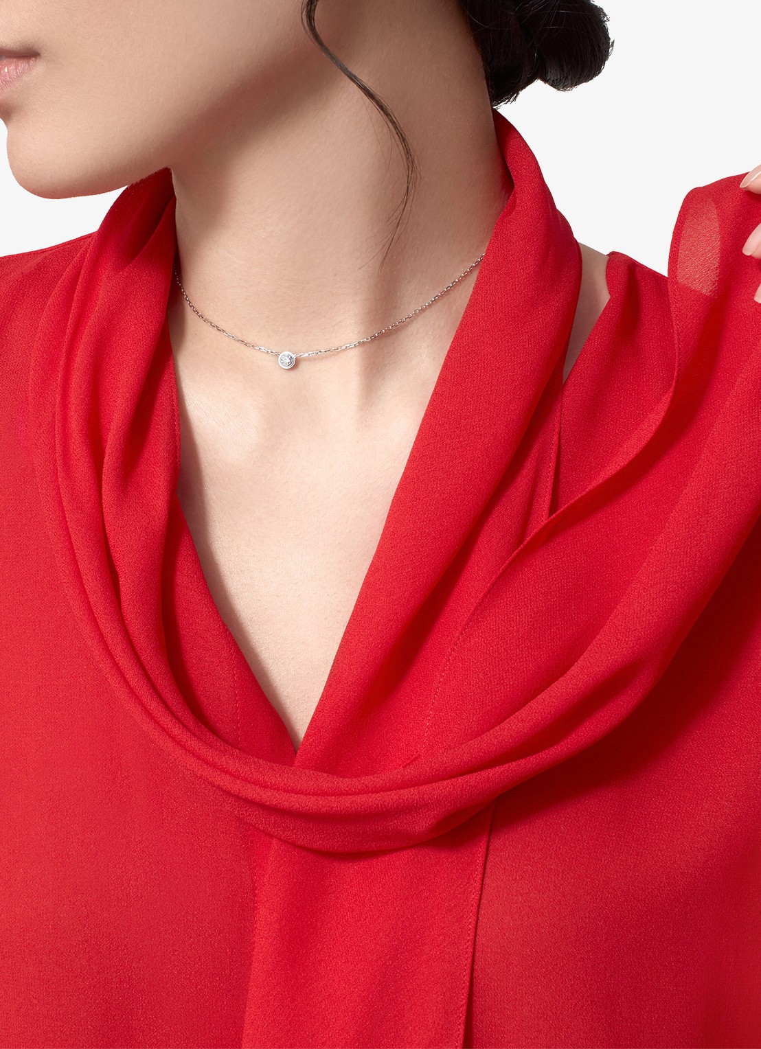 Cartier Cartier d'Amour ketting, large model van 18 karaat witgoud met 0.19 ct diamant CRB72154 - voorkant 8 witgoud