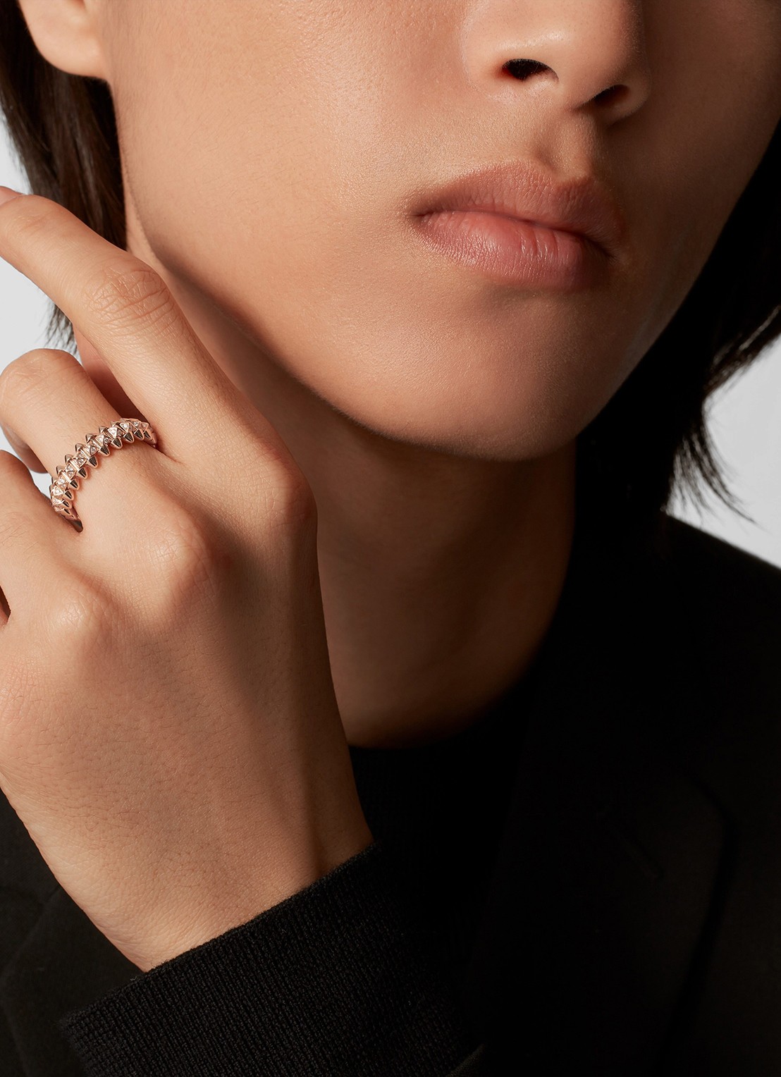Cartier Clash de Cartier ring, klein model van 18 karaat roségoud met 0.31 ct diamant CRN4796100 - voorkant 8 roségoud