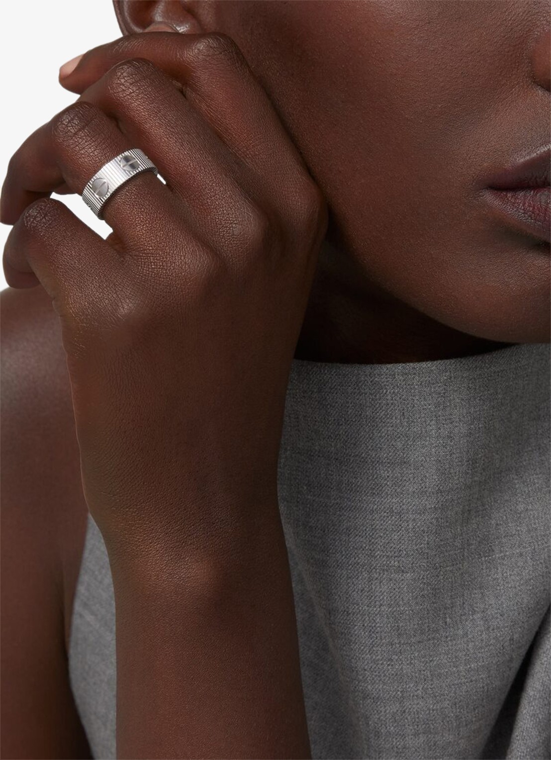 Cartier LOVE Unlimited ring van 18 karaat witgoud CRB42477 - detail 2 witgoud