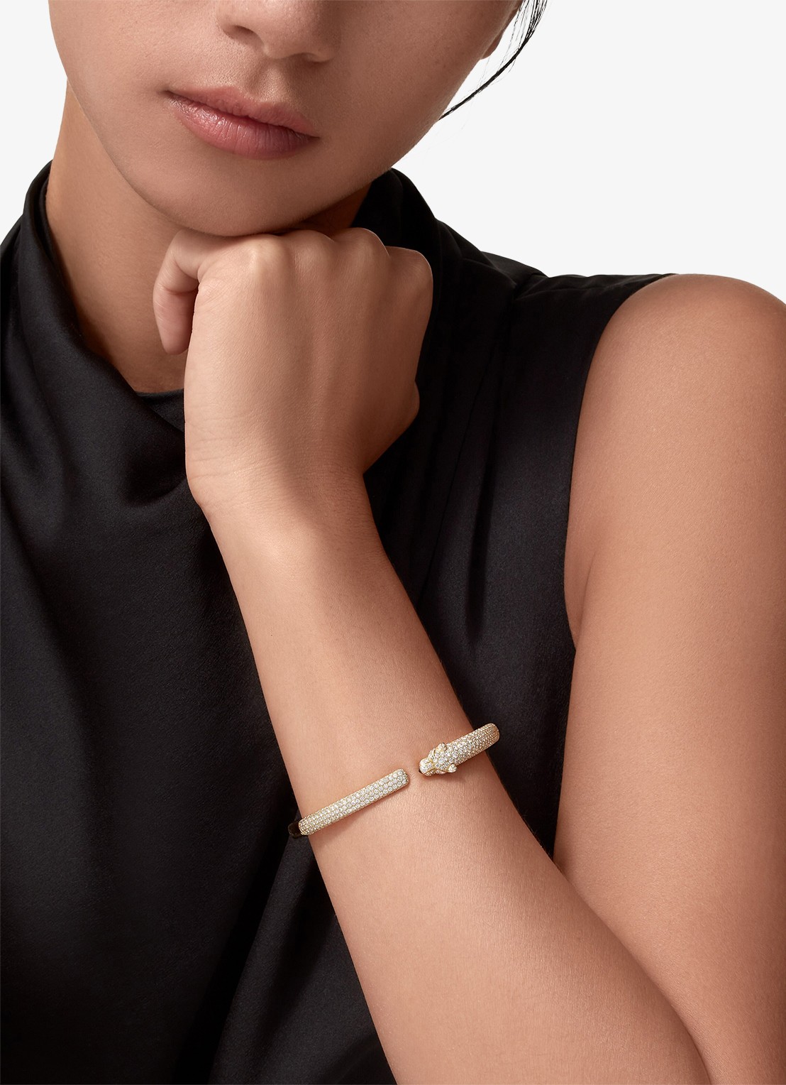 Cartier Panthère de Cartier armband, klein model van 18 karaat geelgoud met onyx, smaragd en 2.34 ct diamant CRN6718117 - voorkant 8 geelgoud