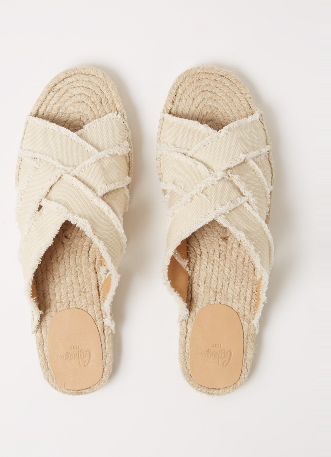 Castañer Pilita slipper met gerafelde details - detail 4 zand