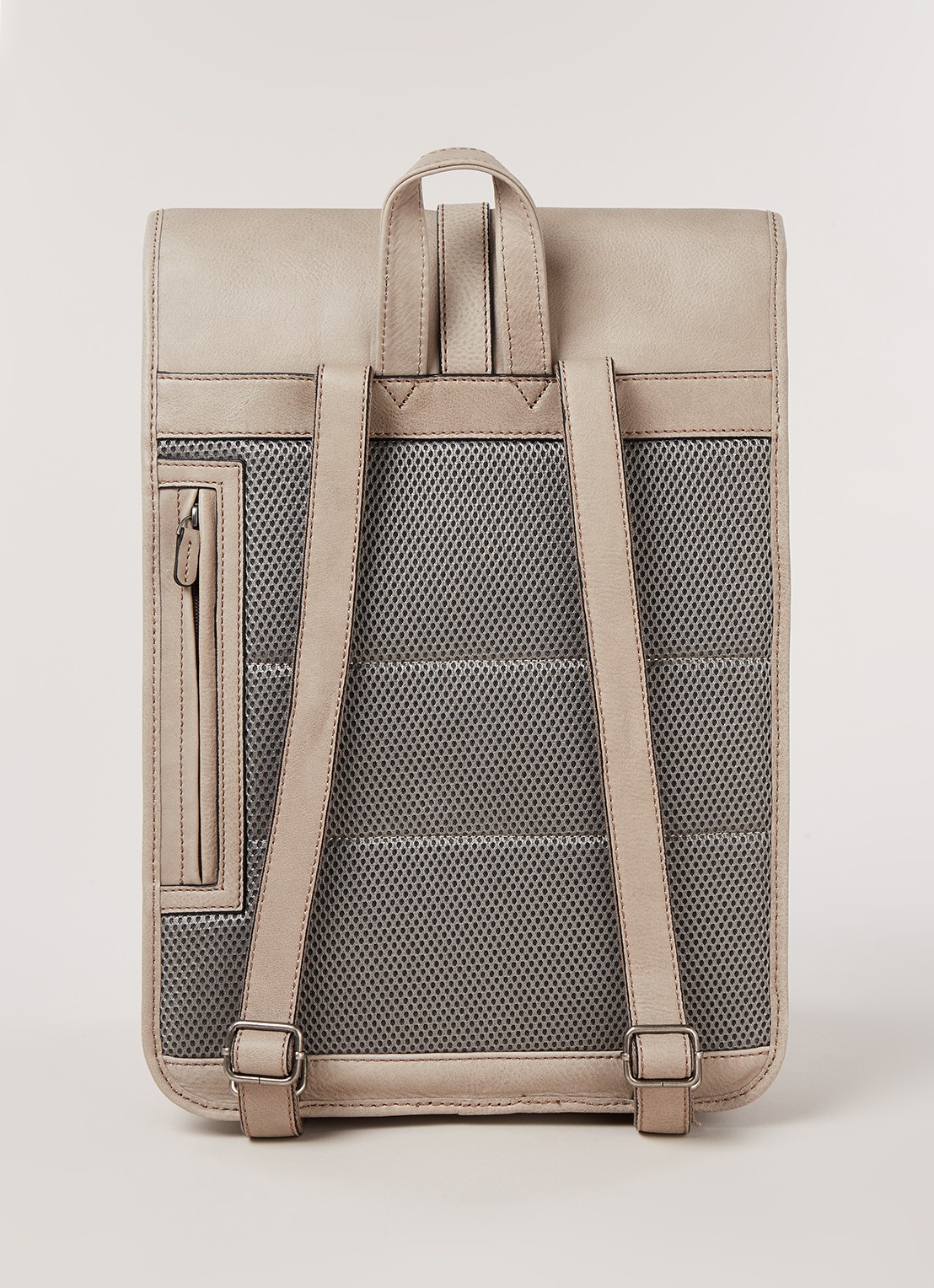 Castelijn & Beerens Carisma rugzak van leer met 15,6 inch laptopvak - unisex - detail zand