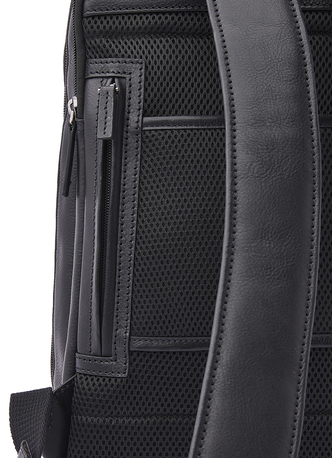 Castelijn & Beerens Rugzak van leer met 15,6 inch laptopvak - detail 2 zwart