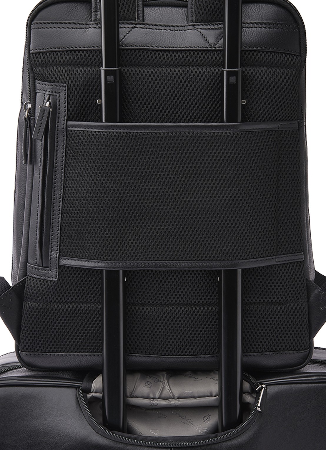 Castelijn & Beerens Rugzak van leer met 15,6 inch laptopvak - detail 5 zwart
