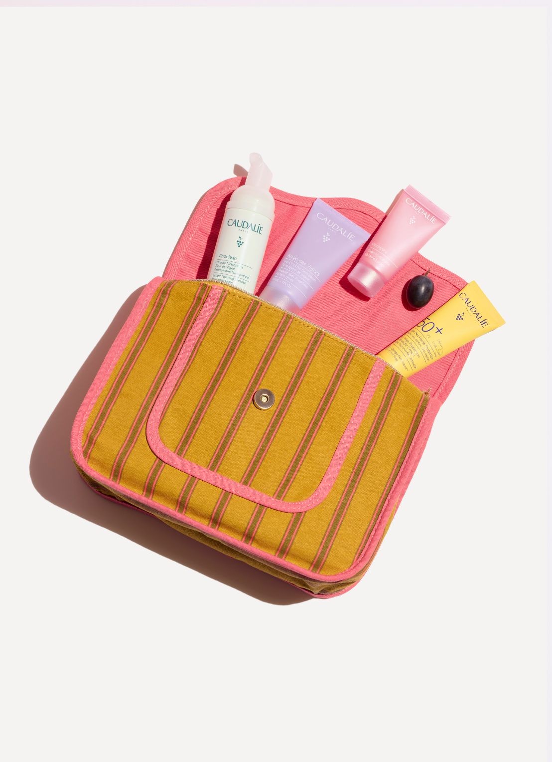 Caudalie Summer Pouch - verzorgingsset - voorkant 2 undefined