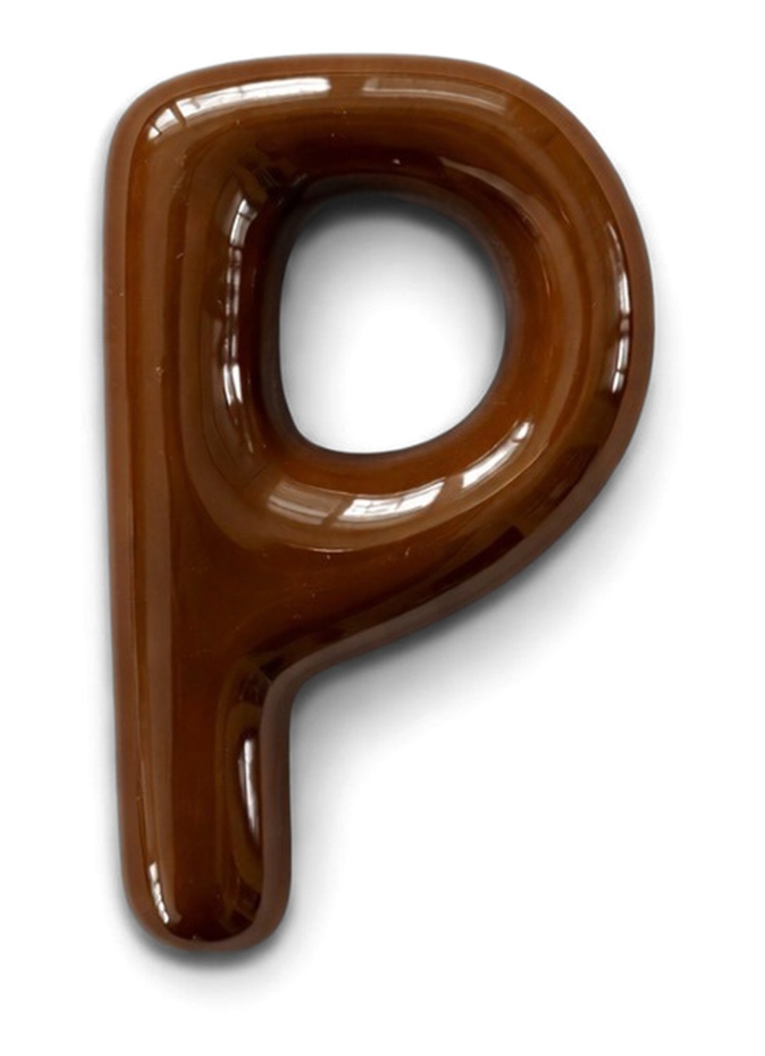 Ceramics by Romy Letter P hanger 10 cm - voorkant bruin