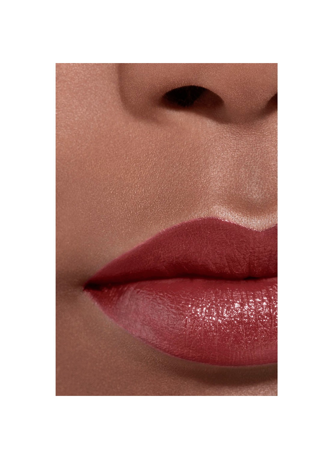 CHANEL BIJZONDER INTENSE LIPPENSTIFT. EXTRACT VAN LICHT EN VERZORGING. NAVULBAAR - detail 5 824 rose invincible 